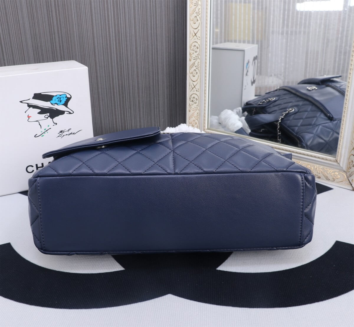 Chanel Ultra Pocket Tote quilted calfskin leather Shoulder Handbag - Image 9