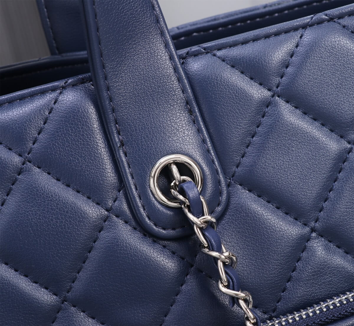 Chanel Ultra Pocket Tote quilted calfskin leather Shoulder Handbag - Image 8