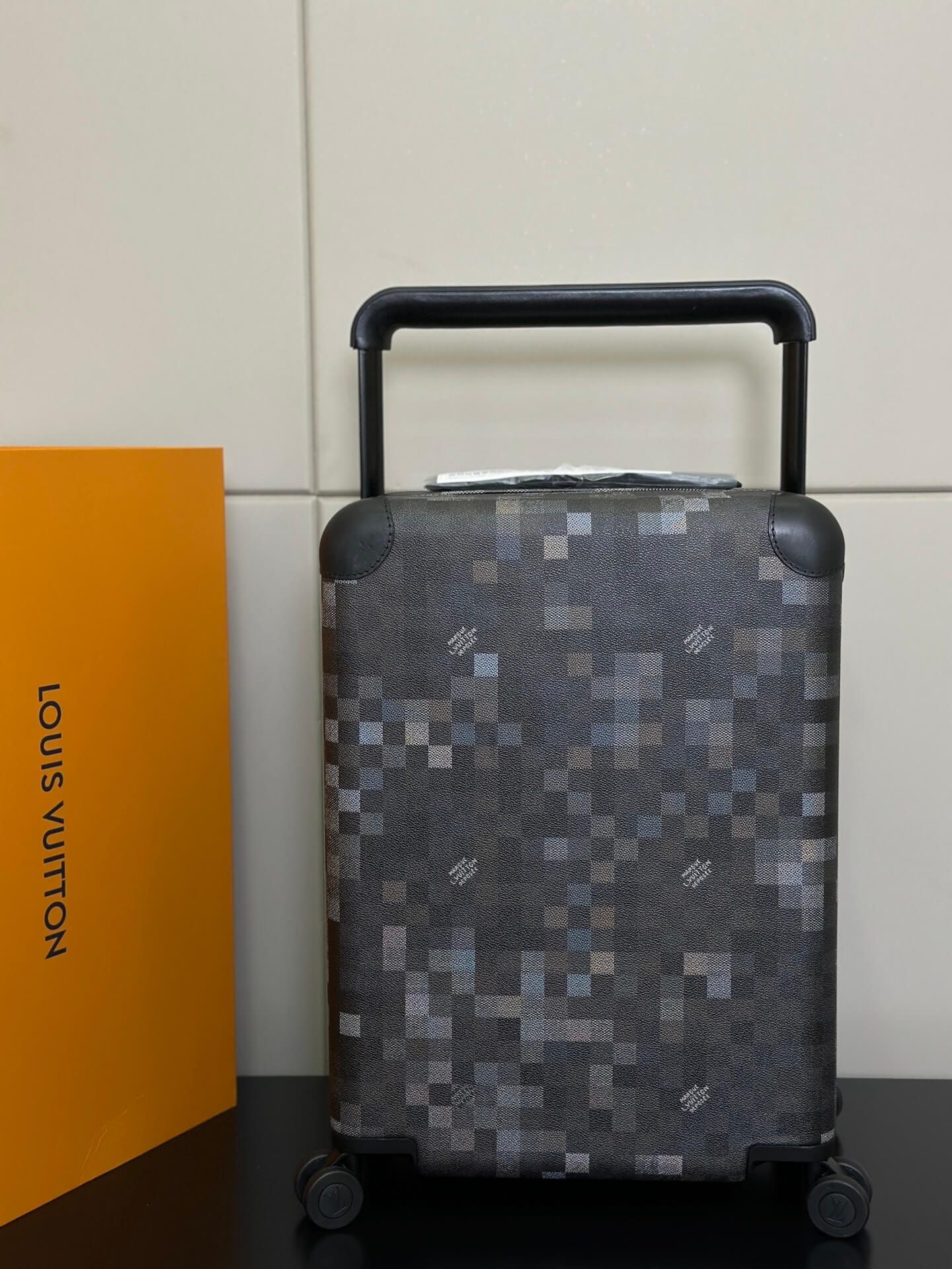 Louis Vuitton LV Damoflage Black coated canvas Horizon 55 Cabin Suitcase Travel Bag M27952 Black