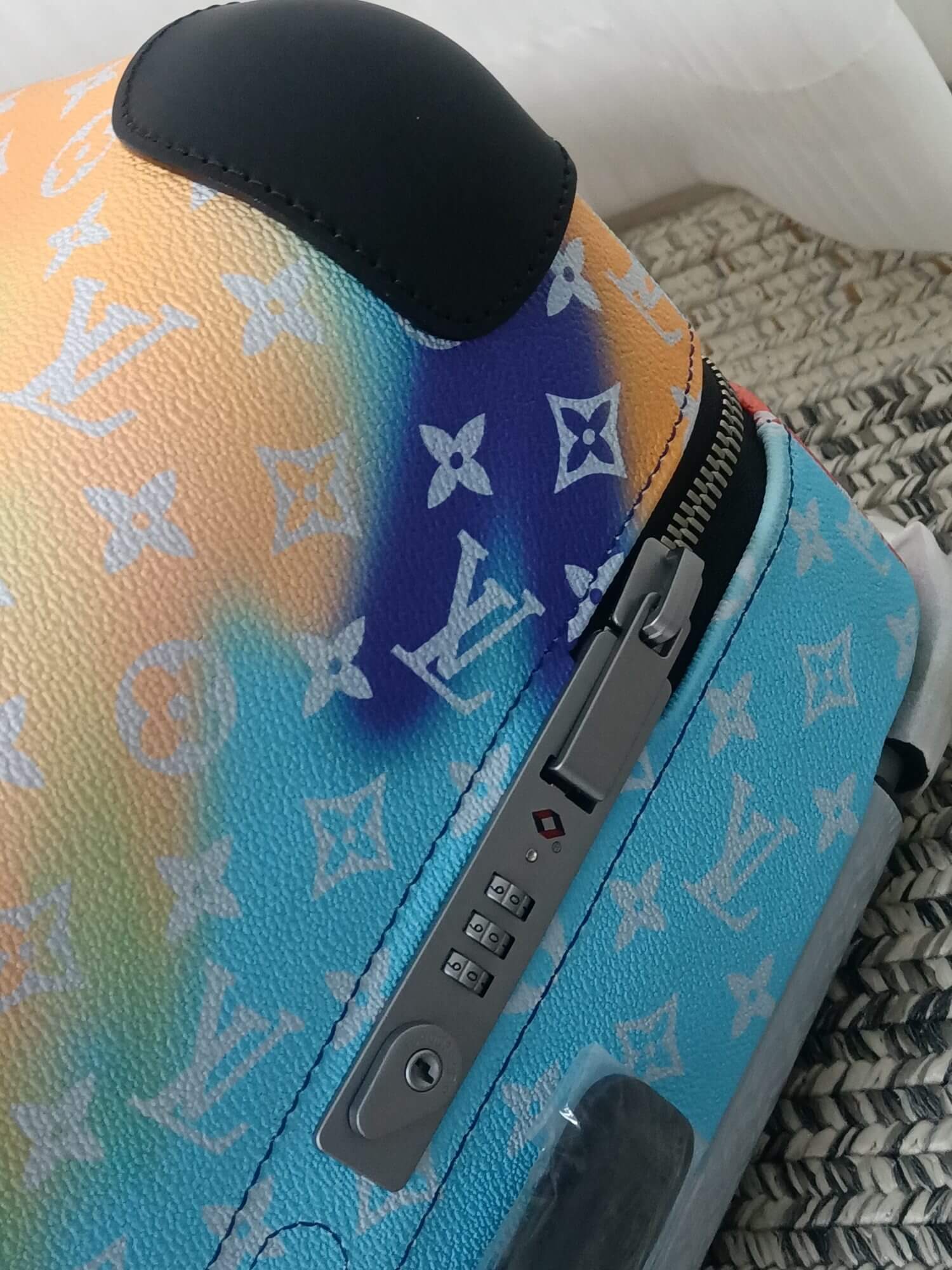 Louis Vuitton LV Monogram Coated Canvas Horizon 55 Rolling Suitcase Travel Bag M20462 Multicolor - Image 5