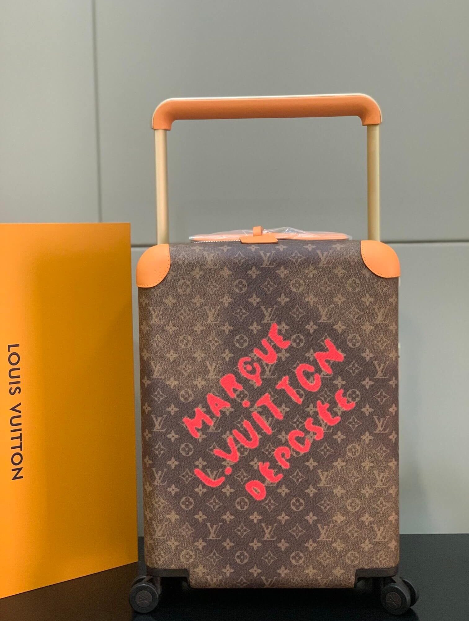 Louis Vuitton LV Monogram Dust coated canvas Horizon 55 Rolling Suitcase Travel Bag M11763 Brown