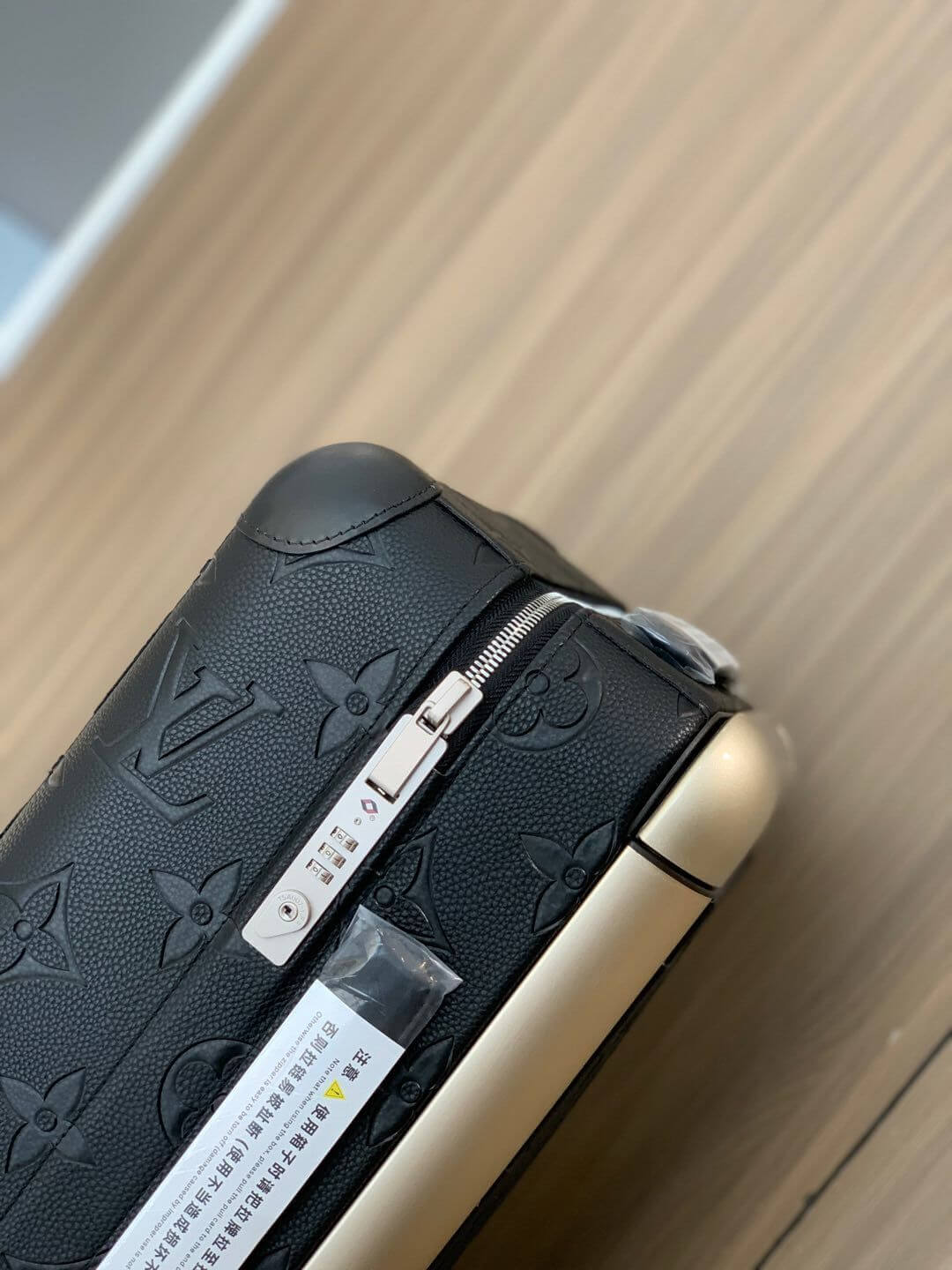 Louis Vuitton LV Monogram Empreinte Giant leather Horizon 55 Cabin Suitcase Travel Bag M13783 Black M46074 Beige - Image 8