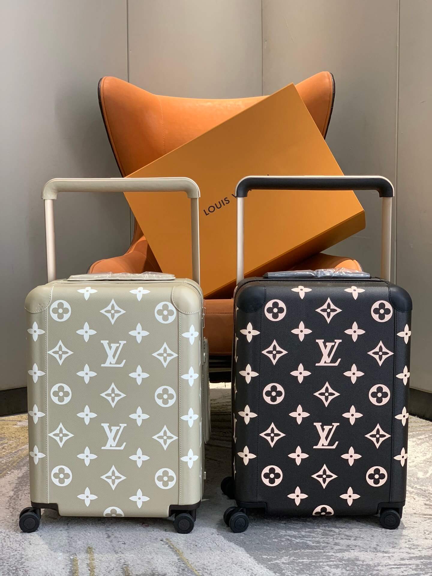 Louis Vuitton LV Monogram Empreinte embossed leather Horizon 55 Cabin Suitcase Rolling Travel Bag M10256 Black/Beige - Green Khaki