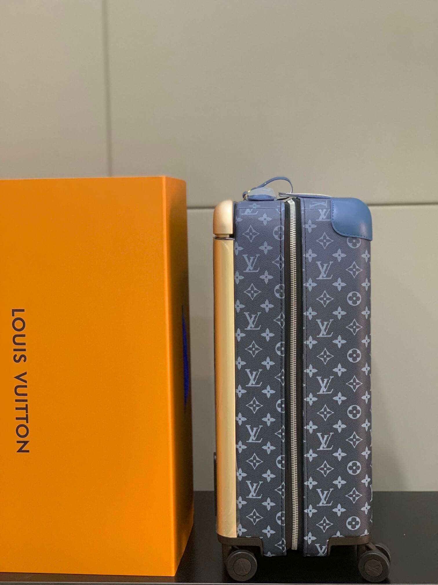 Louis Vuitton LV Monogram Gradient coated canvas Horizon 55 Cabin Suitcase Travel Bag M11557 Navy Blue - Image 5