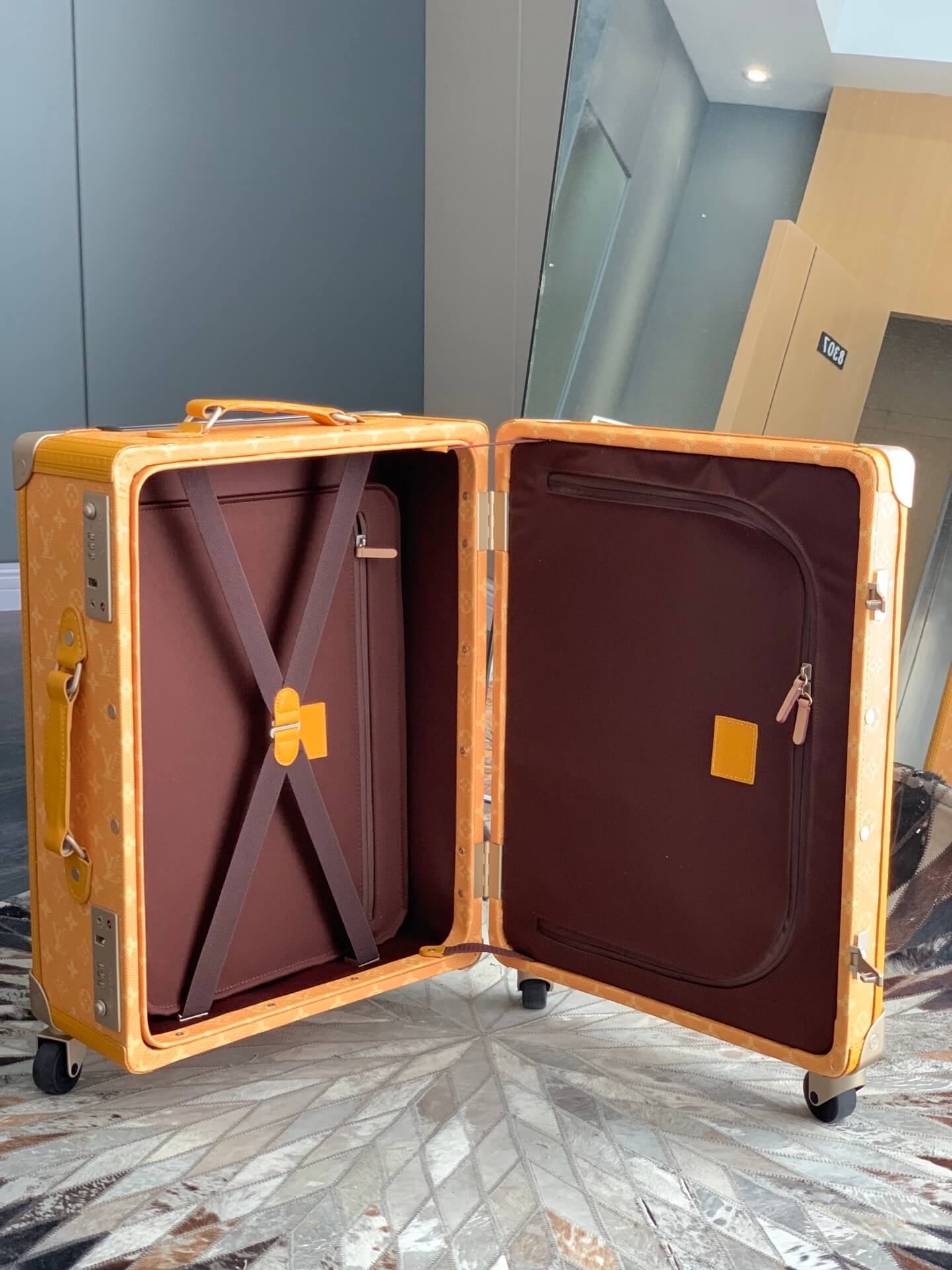 Louis Vuitton LV Monogram Heritage coated canvas Rolling Trunk Travel Bag M12881 Yellow - Image 3