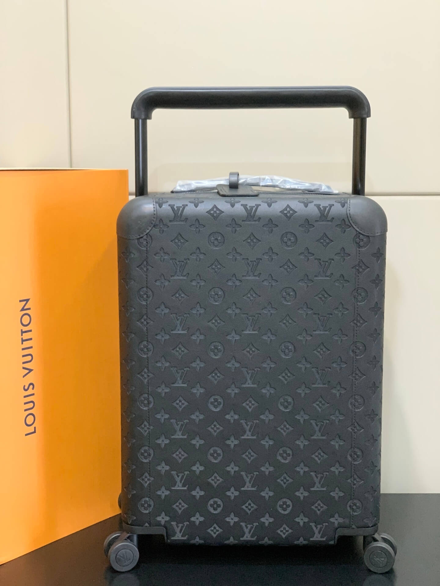 Louis Vuitton LV Monogram Shadow embossed cowhide leather Horizon 55 Cabin Suitcase Travel Bag M12807 Black