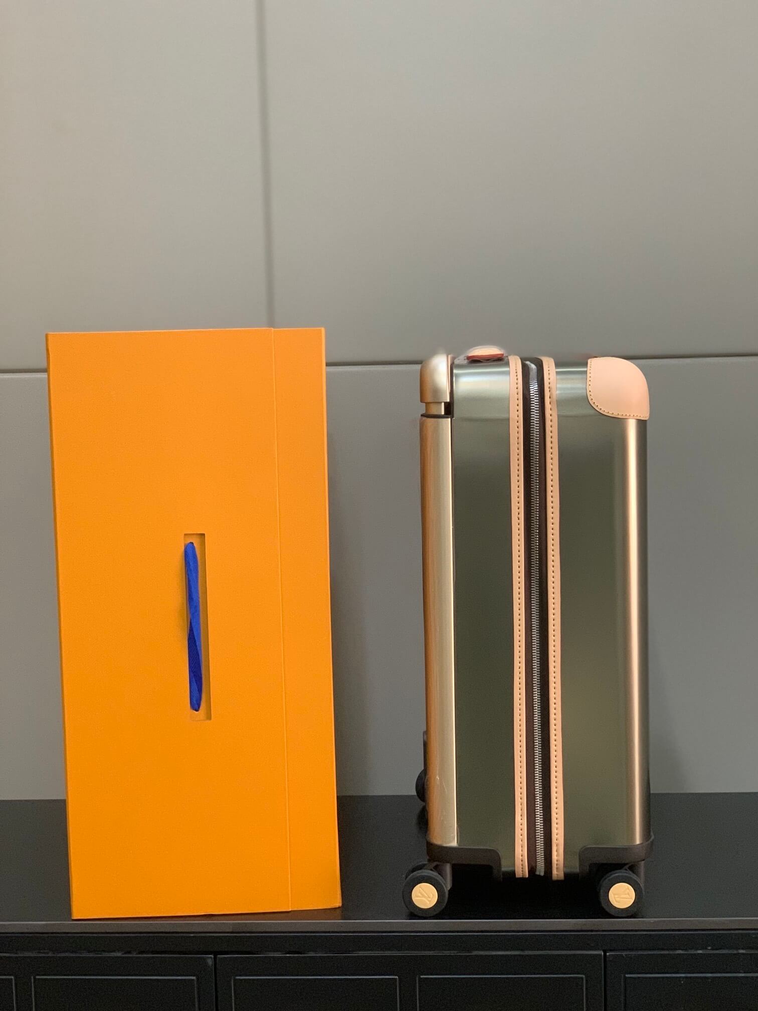 Louis Vuitton LV Monogram Titanium Cowhide leather Horizon 55 Cabin Suitcase Travel Bag M42667 Silver - Image 4