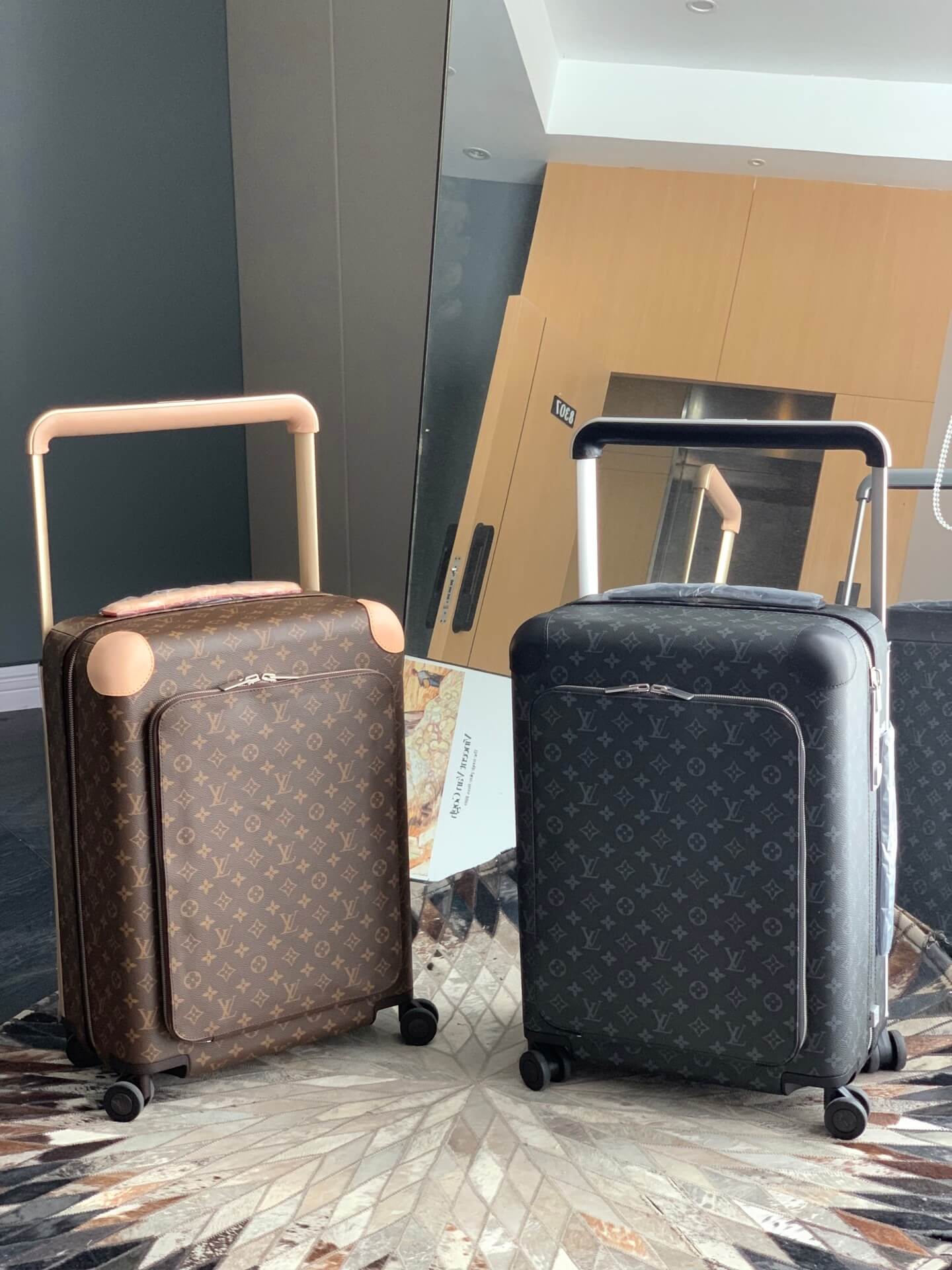 Louis Vuitton LV Monogram coated Canvas - Eclipse coated canvas Horizon Business Suitcase Rolling Travel Bag M13770 Brown - Black