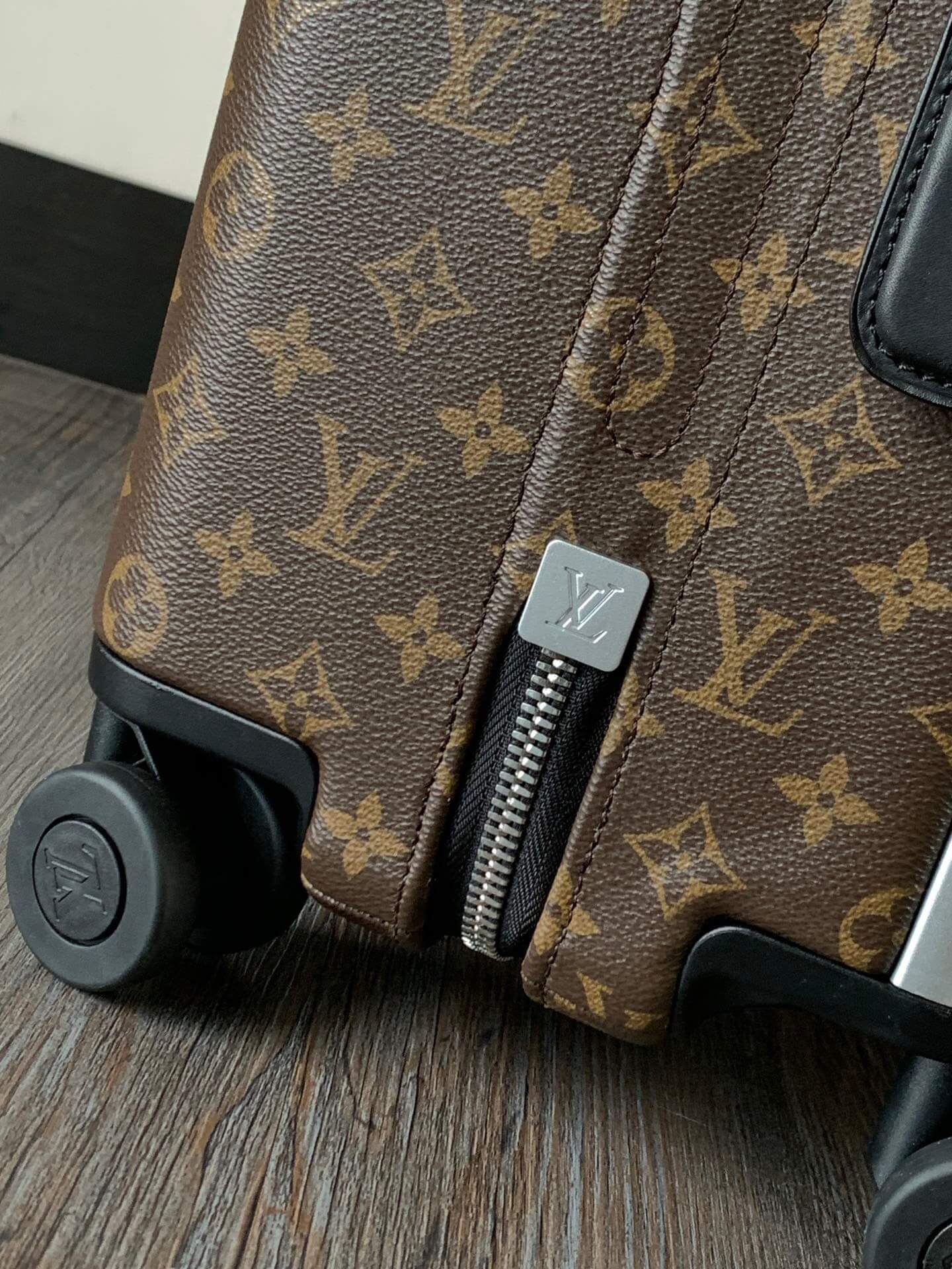 Louis Vuitton LV Monogram coated canvas Horizon 55 Cabin Suitcase Rolling luggage Travel Bag M20294 Brown / Black - Image 6