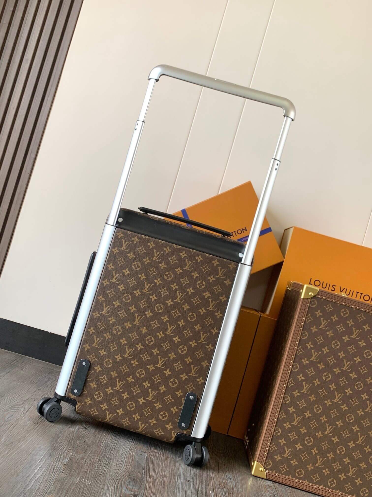 Louis Vuitton LV Monogram coated canvas Horizon 55 Cabin Suitcase Rolling luggage Travel Bag M20294 Brown / Black - Image 2