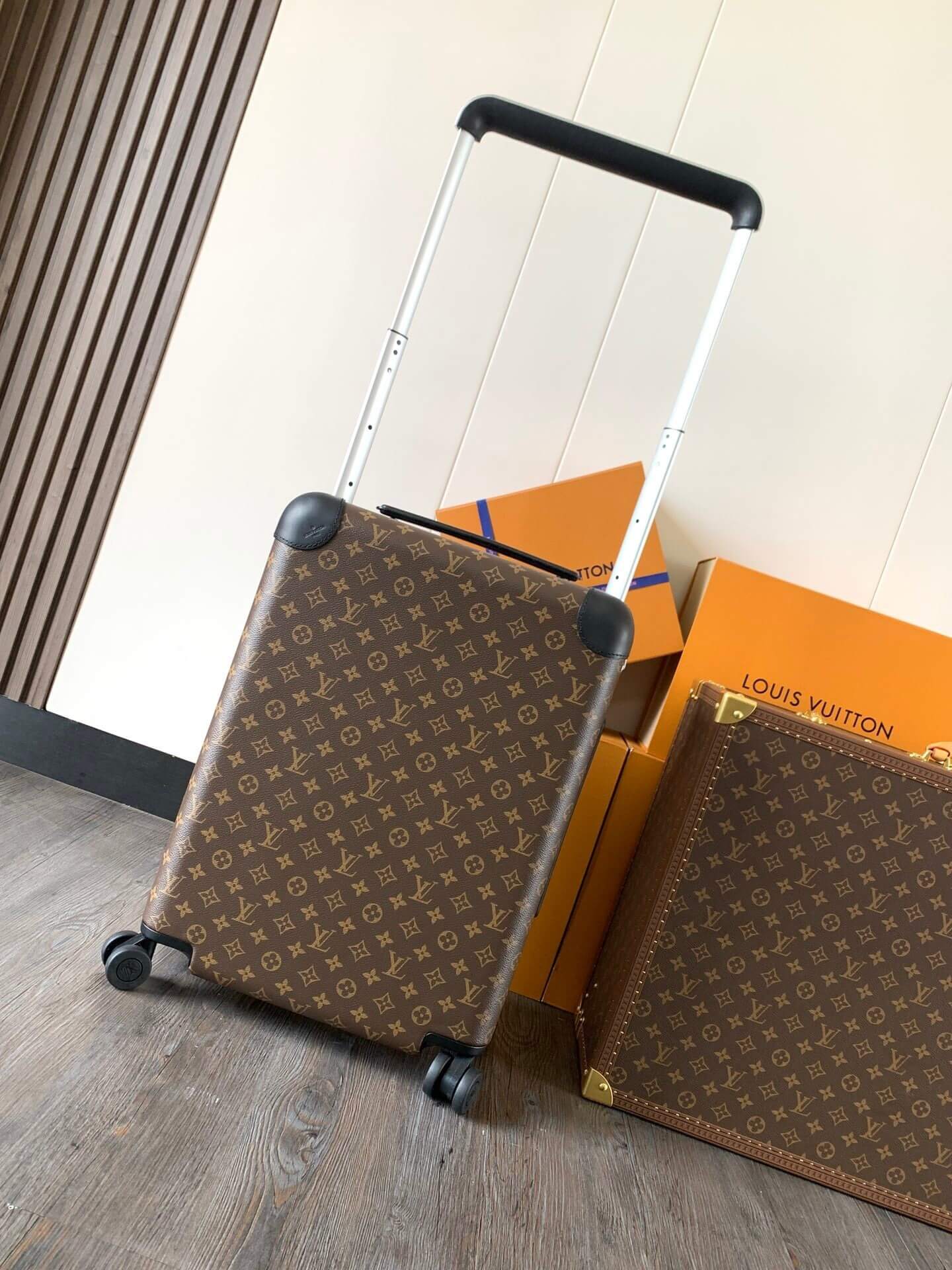 Louis Vuitton LV Monogram coated canvas Horizon 55 Cabin Suitcase Rolling luggage Travel Bag M20294 Brown / Black