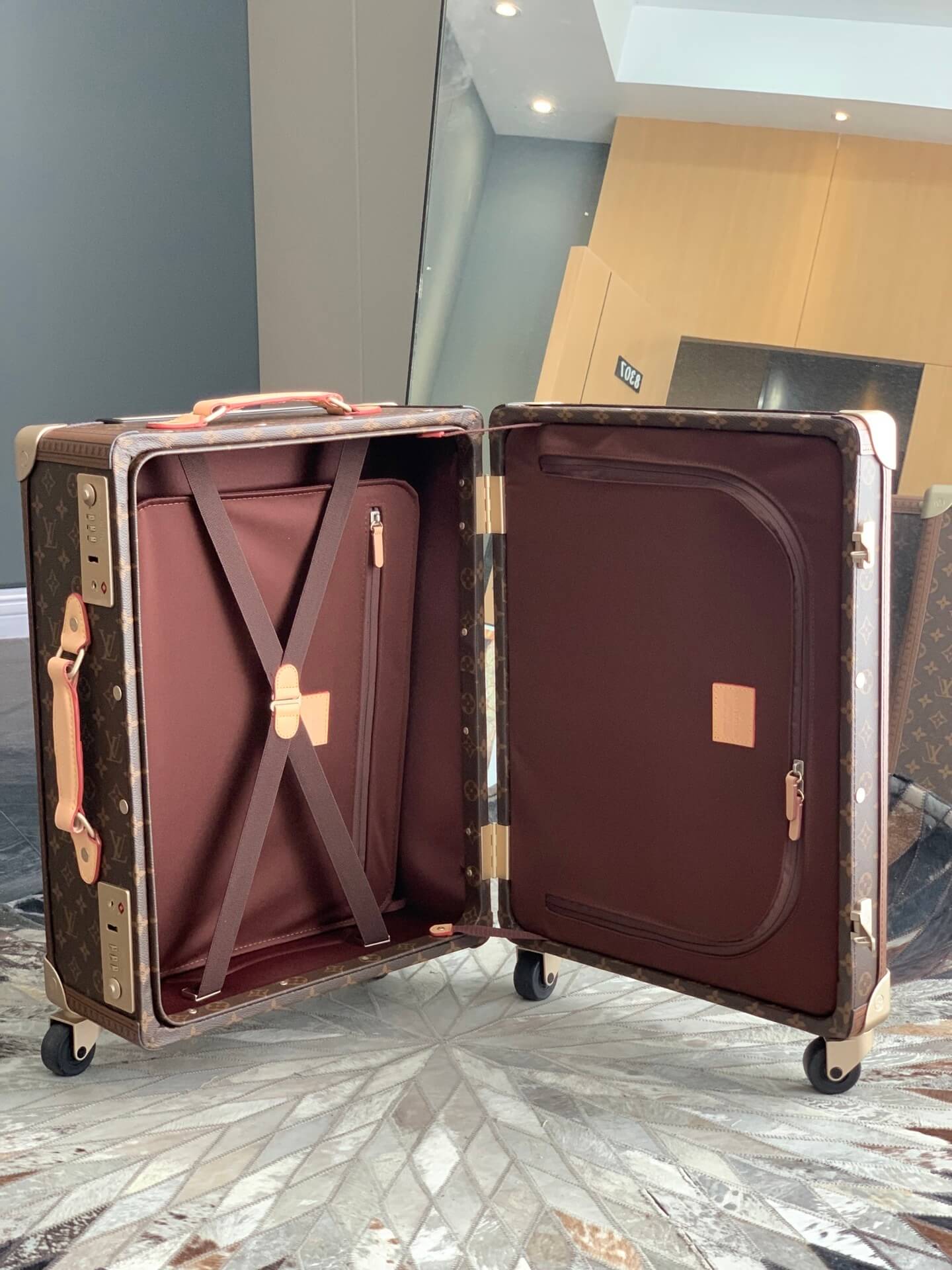 Louis Vuitton LV Monogram coated canvas - Monogram Eclipse coated canvas Rolling Trunk Travel Bag M10117 Black M20212 Brown - Image 13