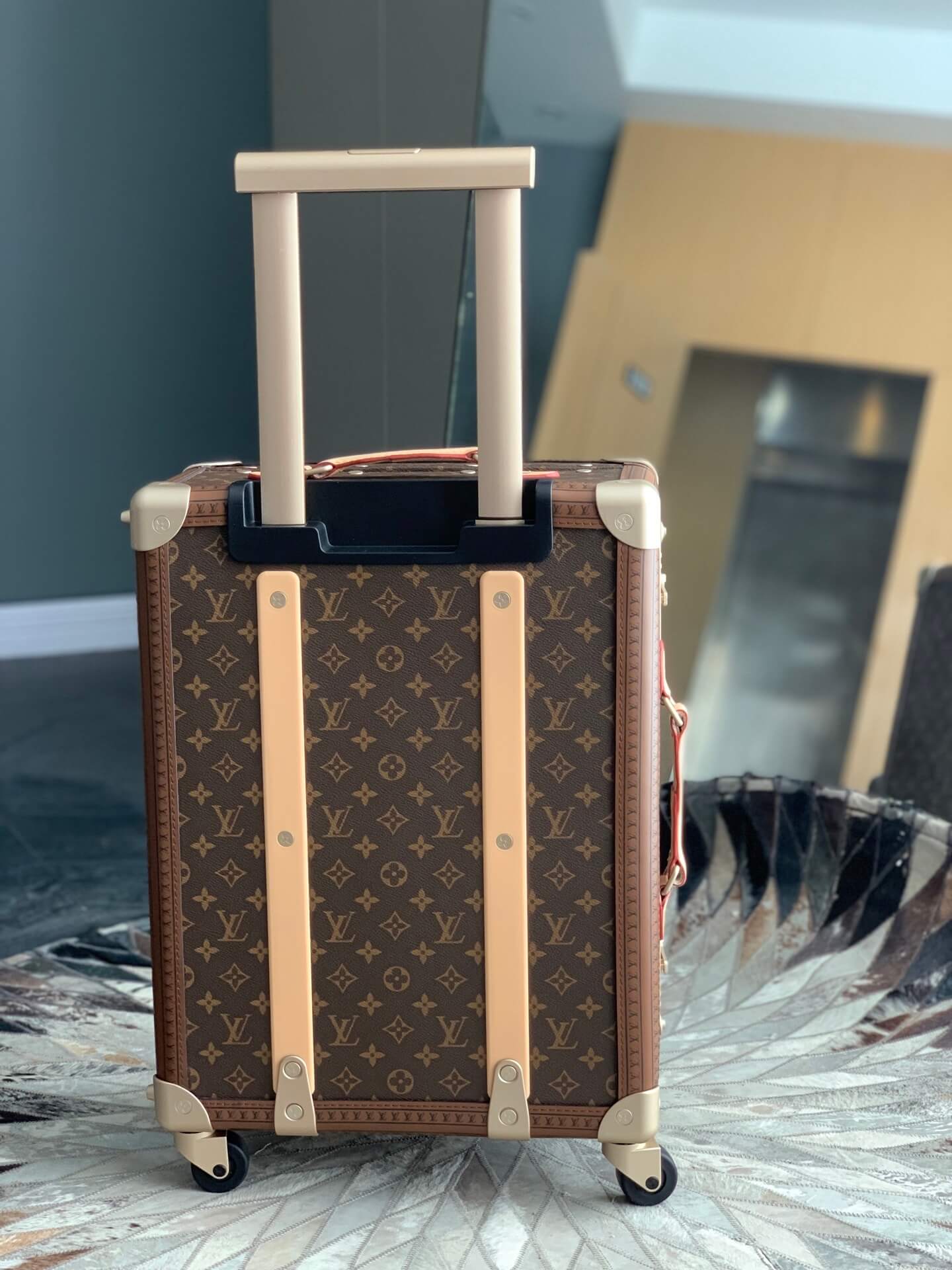 Louis Vuitton LV Monogram coated canvas - Monogram Eclipse coated canvas Rolling Trunk Travel Bag M10117 Black M20212 Brown - Image 11