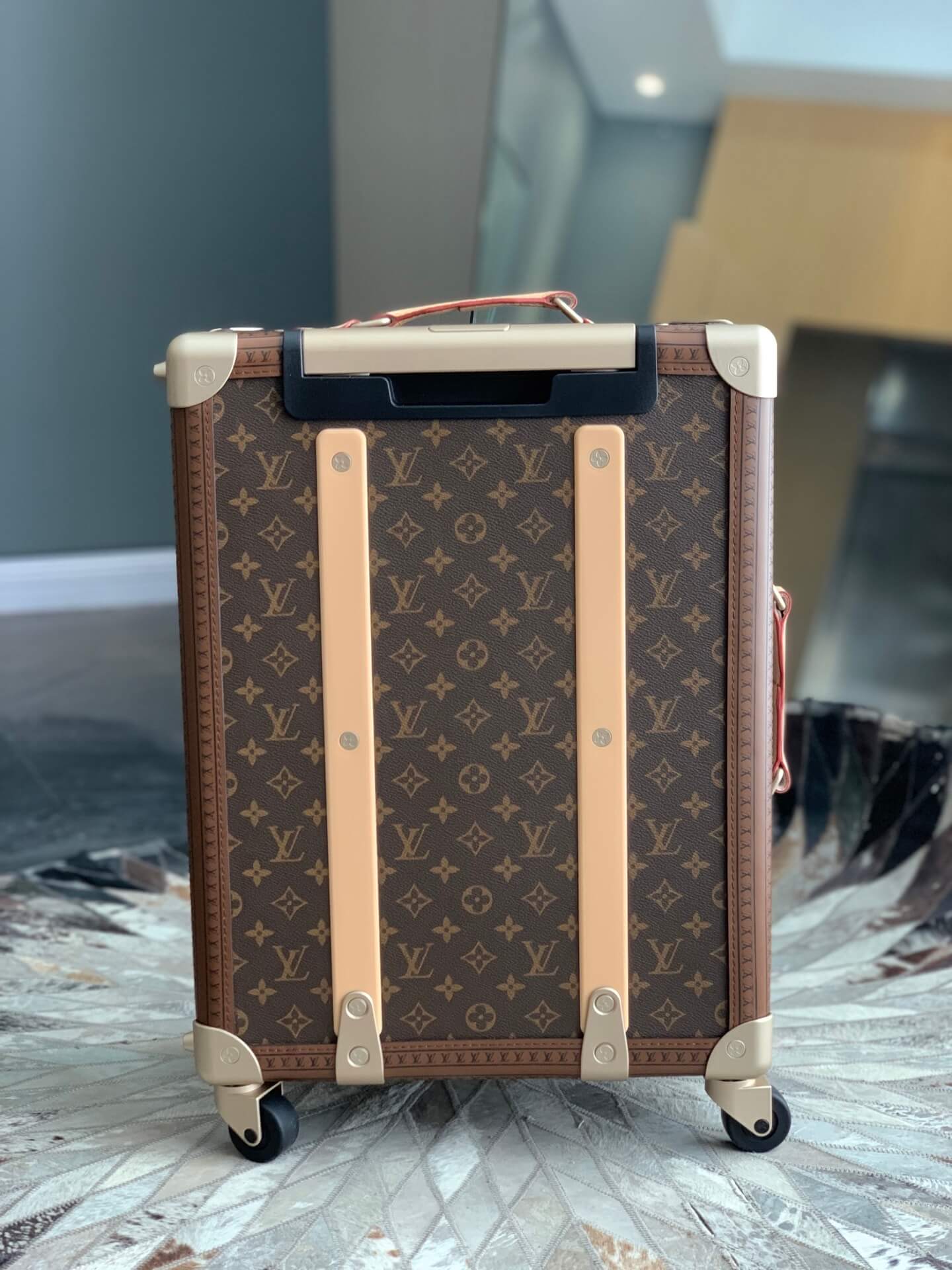 Louis Vuitton LV Monogram coated canvas - Monogram Eclipse coated canvas Rolling Trunk Travel Bag M10117 Black M20212 Brown - Image 12