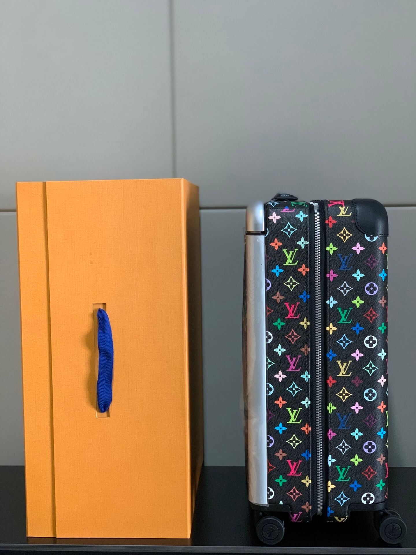 Louis Vuitton LV x TM Monogram coated canvas Horizon 55 Cabin Suitcase Travel Bag M13787 Black Multicolor - Image 5