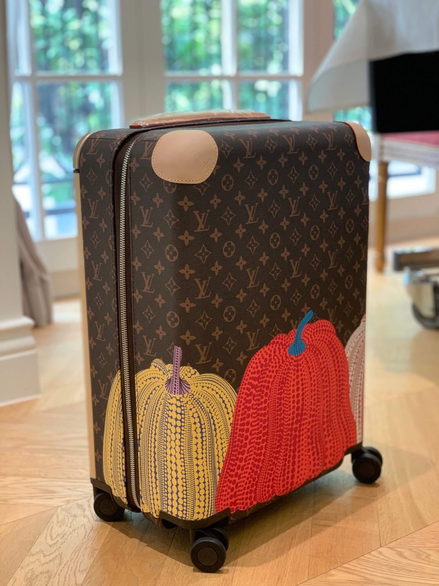 Louis Vuitton Monogram Eclipse Reverse coated canvas - Monogram coated canvas Pumpkin LV x YK Horizon 55 Rolling Suitcase Travel Bag Black - Brown - Image 13