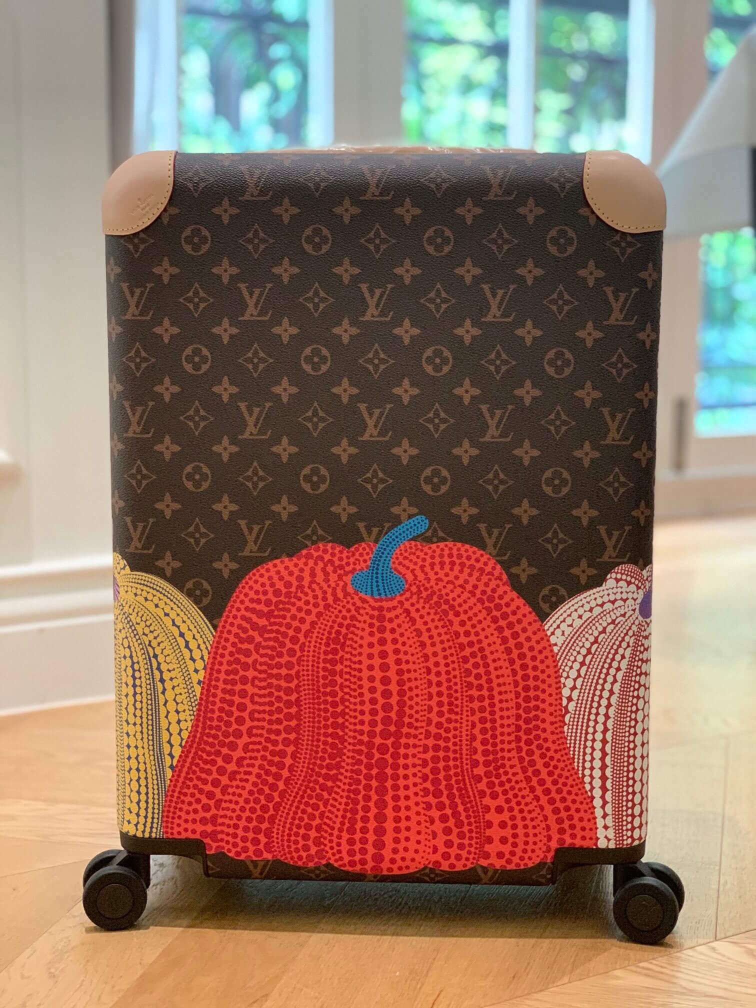 Louis Vuitton Monogram Eclipse Reverse coated canvas - Monogram coated canvas Pumpkin LV x YK Horizon 55 Rolling Suitcase Travel Bag Black - Brown - Image 10