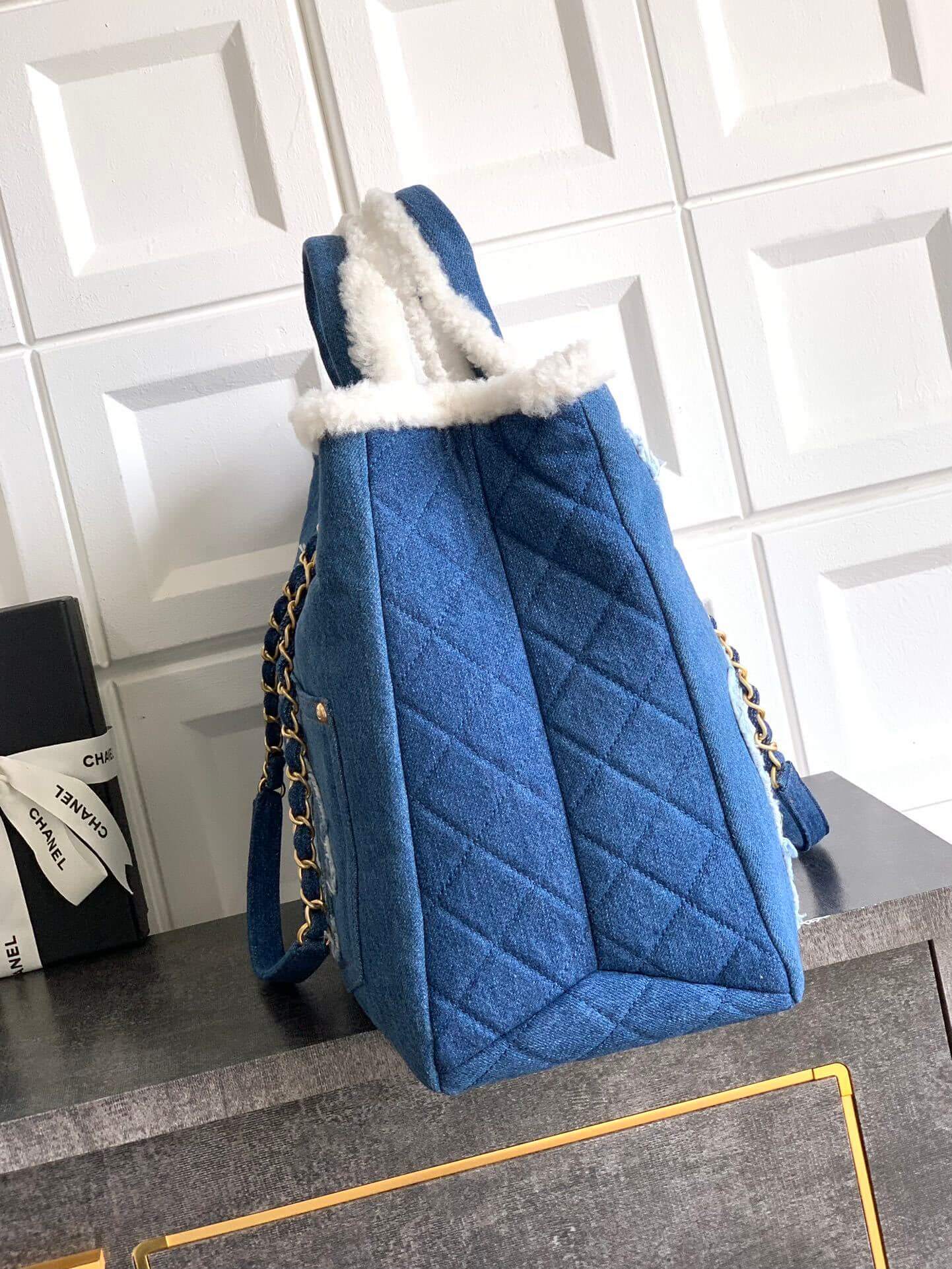 Chanel Wached Denim and Shearling Paris-EgyptTote Shopping Shoulder Handbag Blue - Image 8