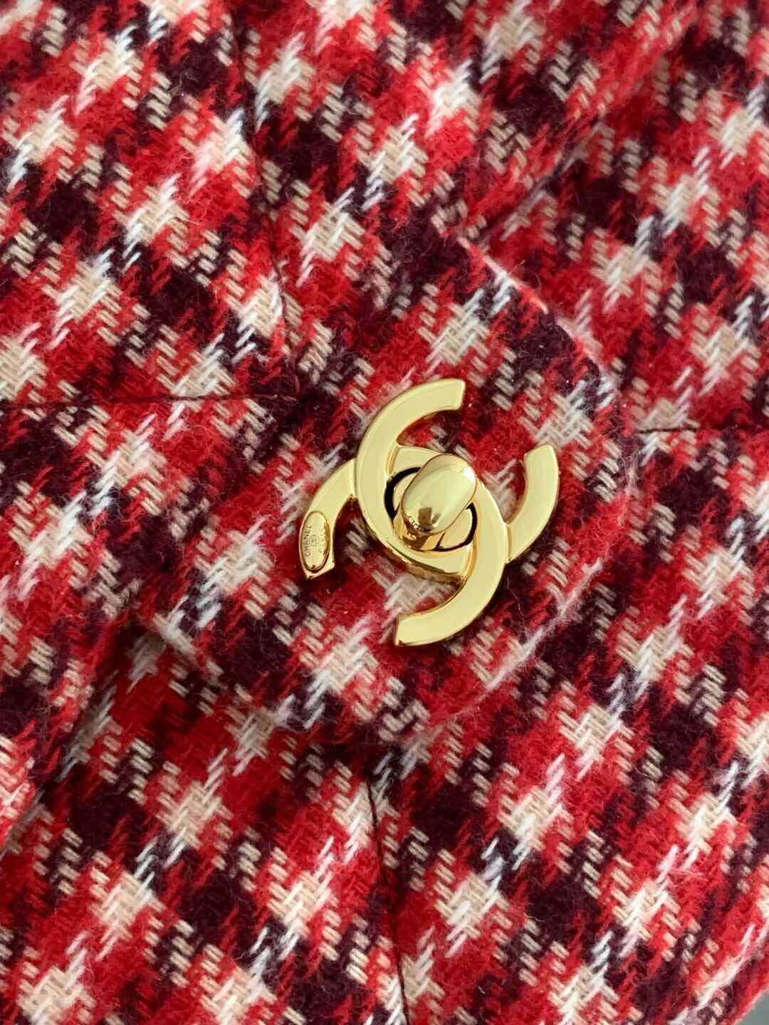 Chanel 24N Half-Moon Tweed & Gold Metal Red, Pink & Black & calfskin trim on the strap Crossbody Bag - Image 5