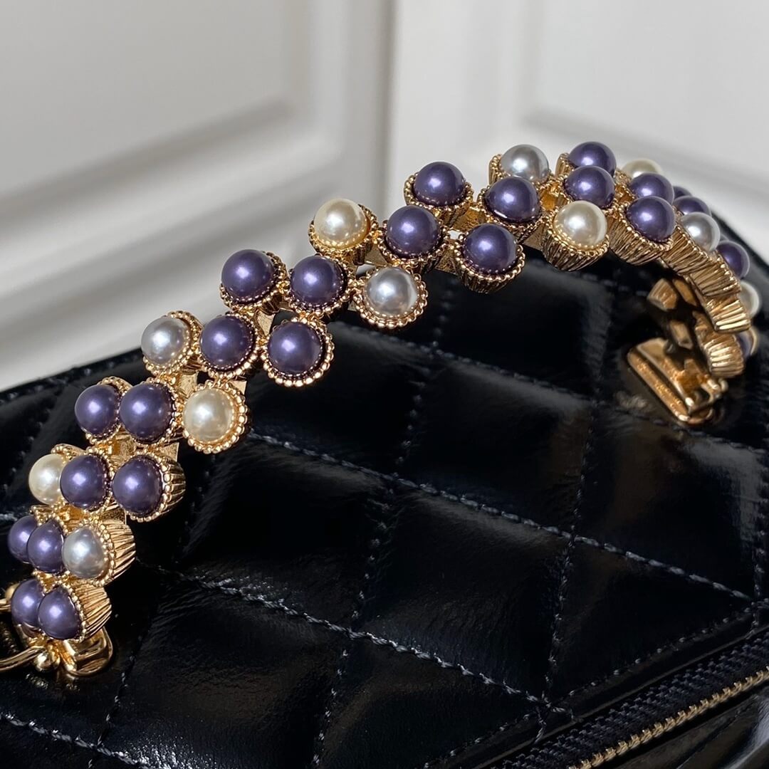 Chanel 24P Small Vanity Case with Handle Shiny Grained Calfskin Crossbody Handbag - Image 6