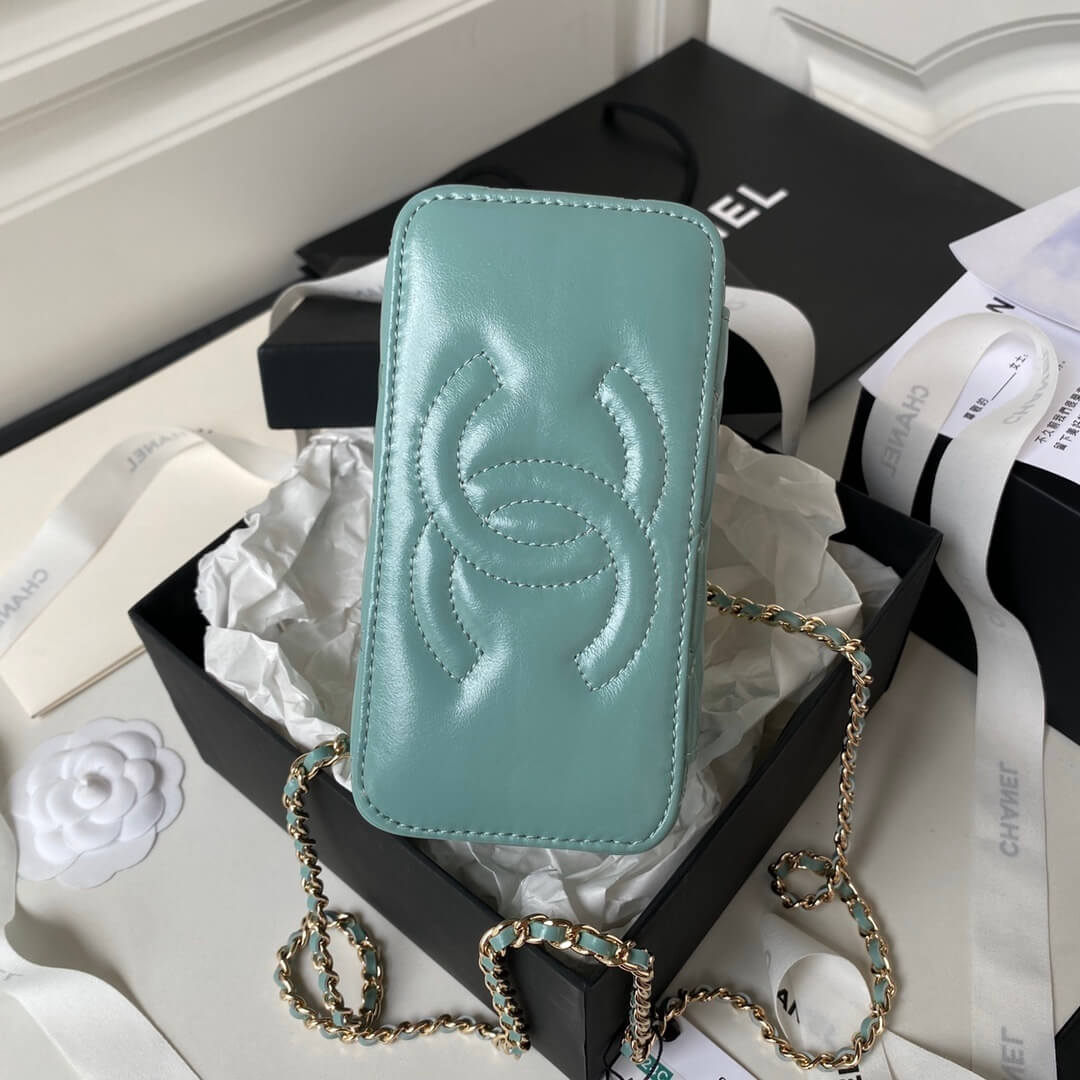 Chanel 24P Small Vanity Case with Handle Shiny Grained Calfskin Crossbody Handbag - Image 36