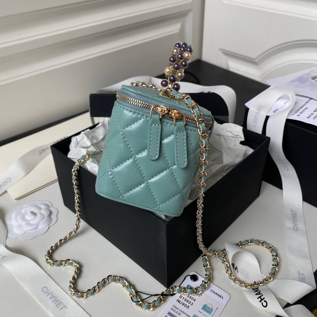 Chanel 24P Small Vanity Case with Handle Shiny Grained Calfskin Crossbody Handbag - Image 35