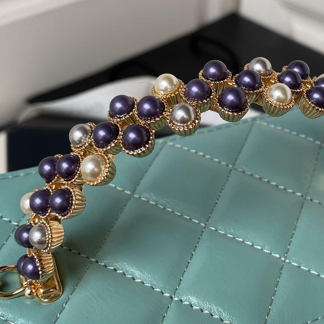 Chanel 24P Small Vanity Case with Handle Shiny Grained Calfskin Crossbody Handbag - Image 33