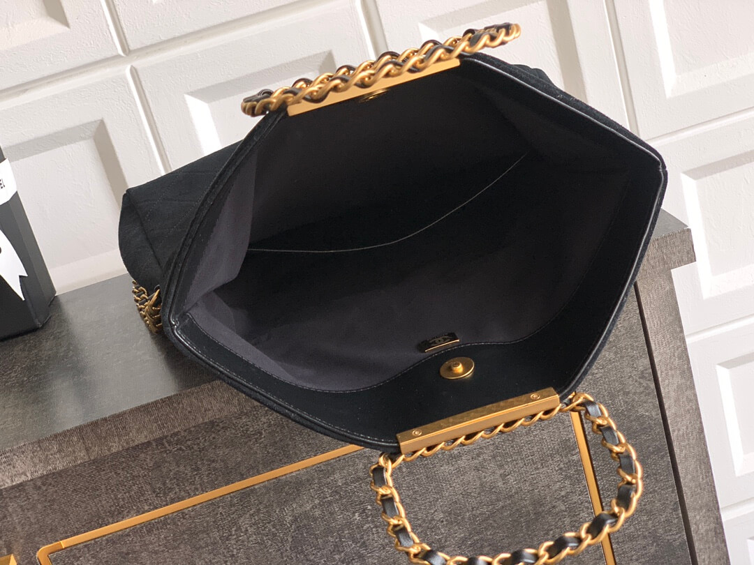 Chanel 25 Hobo Flap Suede Calfskin & Lambskin lining Shoulder Handbag - Image 3