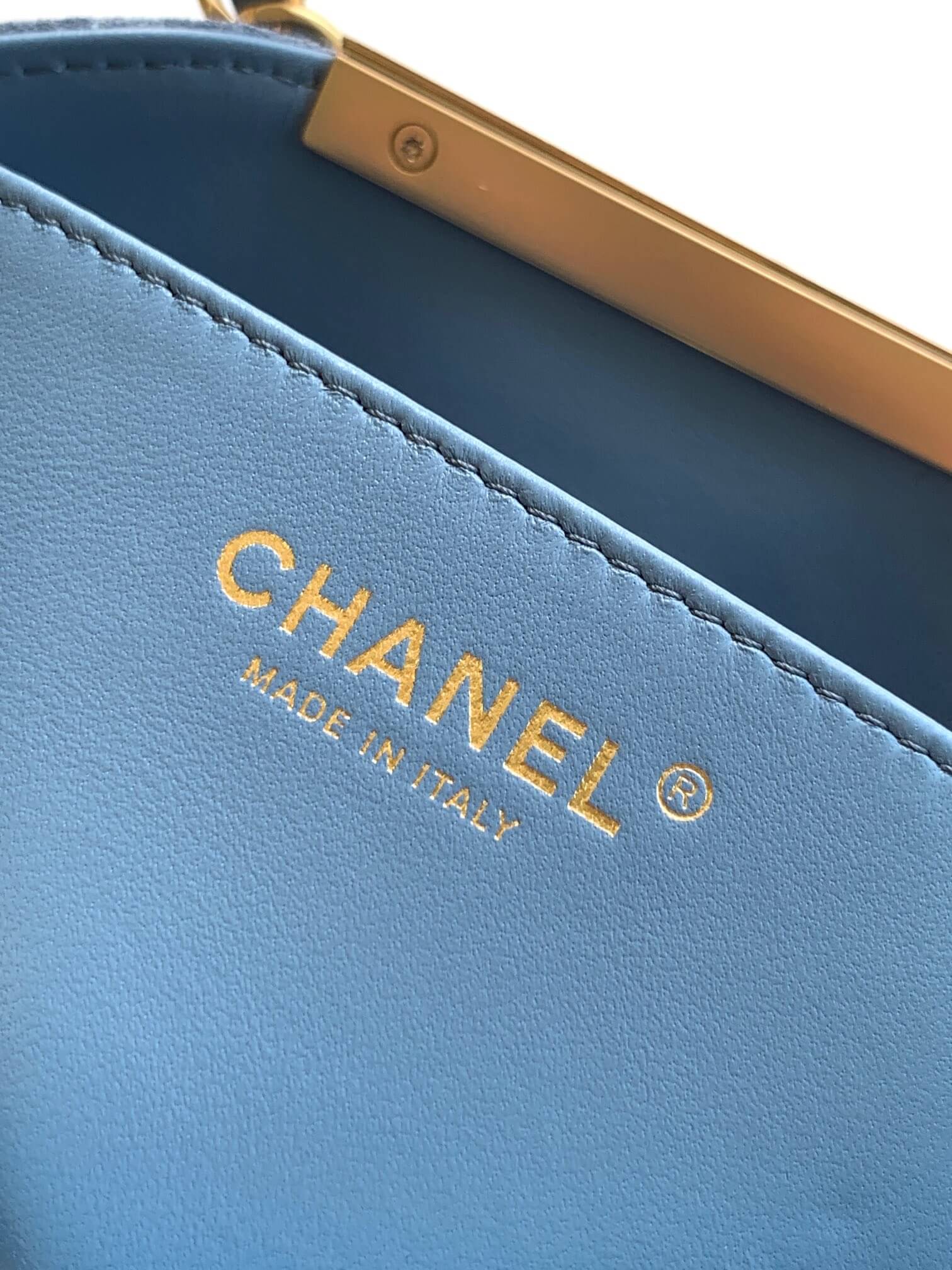 Chanel 25 Hobo Flap Suede Calfskin & Lambskin lining Shoulder Handbag - Image 31