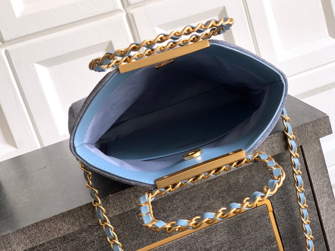 Chanel 25 Hobo Flap Suede Calfskin & Lambskin lining Shoulder Handbag - Image 30