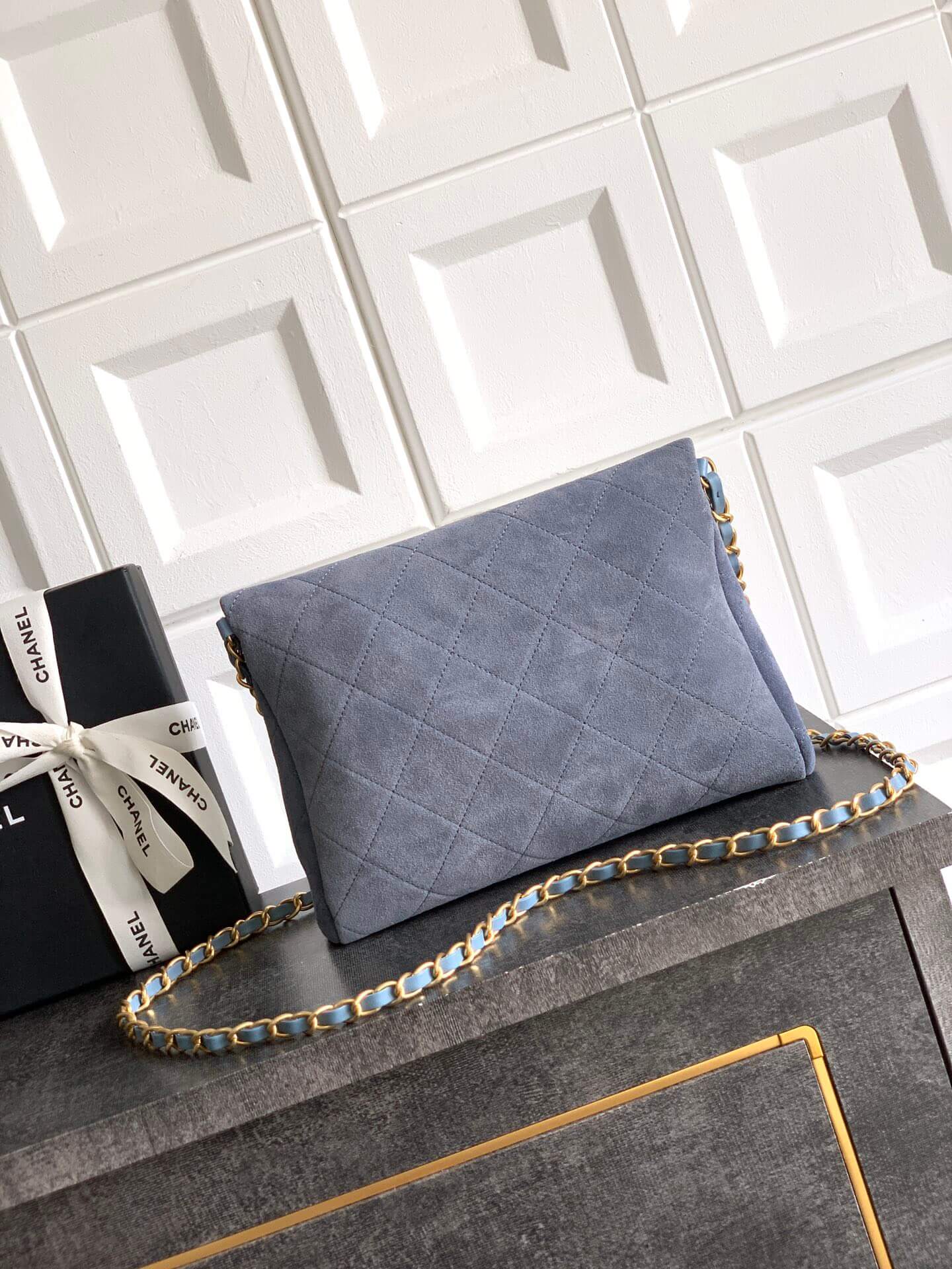 Chanel 25 Hobo Flap Suede Calfskin & Lambskin lining Shoulder Handbag - Image 29