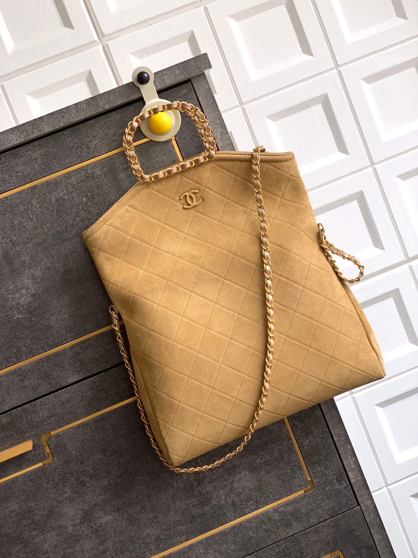 Chanel 25 Hobo Flap Suede Calfskin & Lambskin lining Shoulder Handbag - Image 18