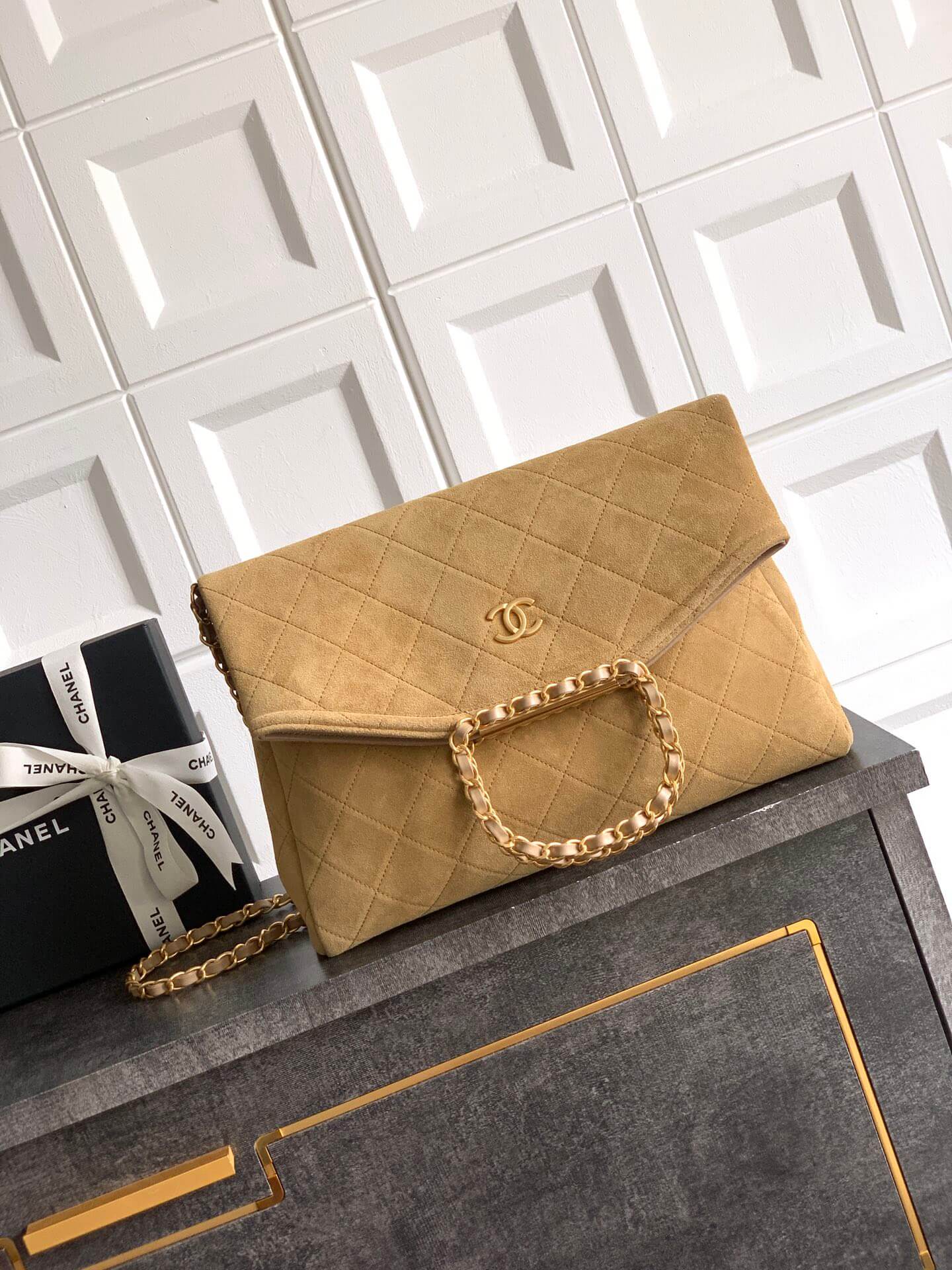 Chanel 25 Hobo Flap Suede Calfskin & Lambskin lining Shoulder Handbag - Image 10