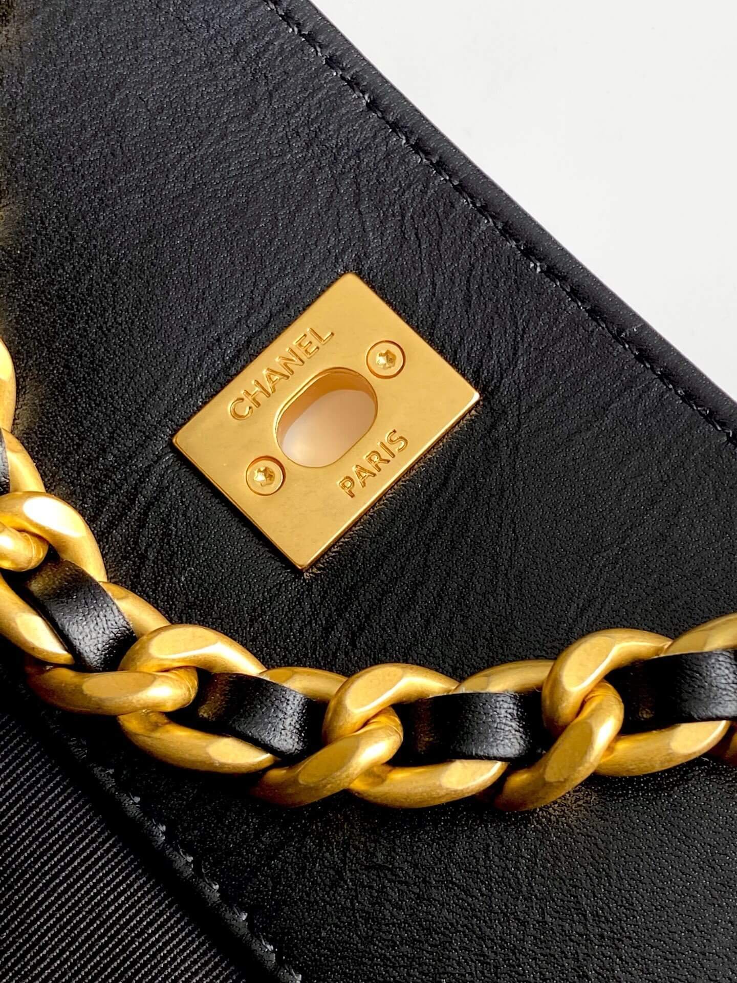 Chanel 25 Hobo Tote Shoulder Handbag Shopping Suede Calfskin Leather - Image 34