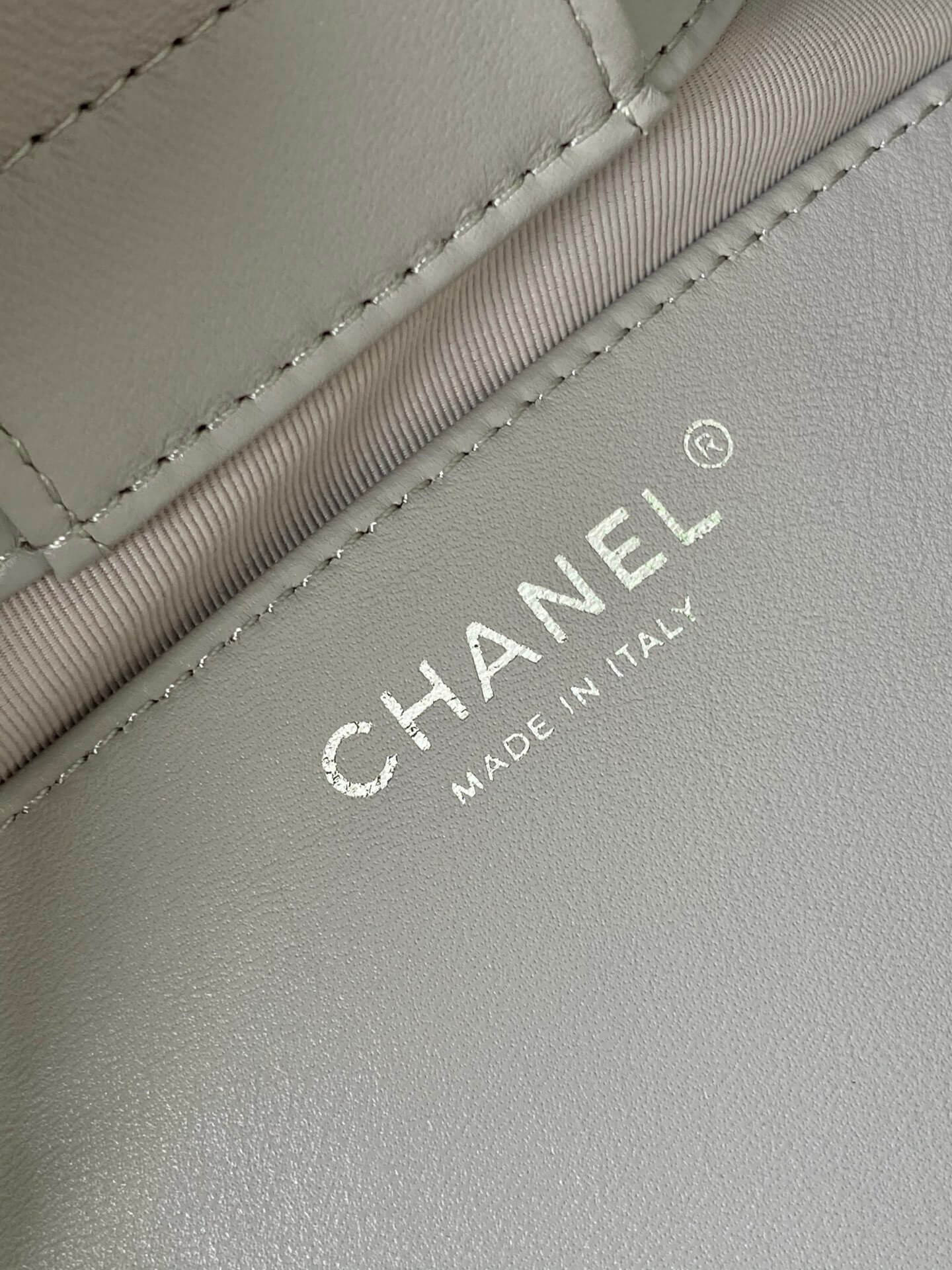 Chanel 25 Hobo Tote Shoulder Handbag Shopping Suede Calfskin Leather - Image 4