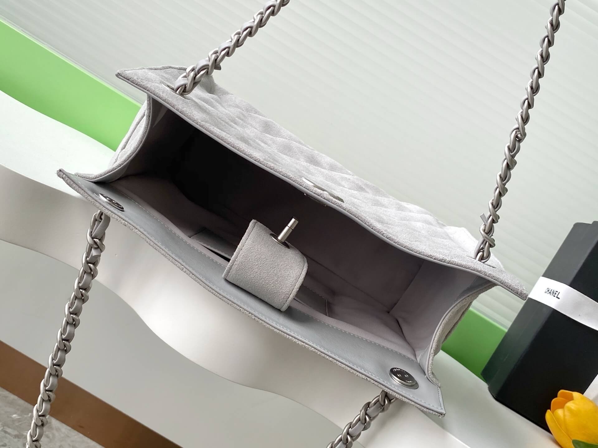 Chanel 25 Hobo Tote Shoulder Handbag Shopping Suede Calfskin Leather - Image 3