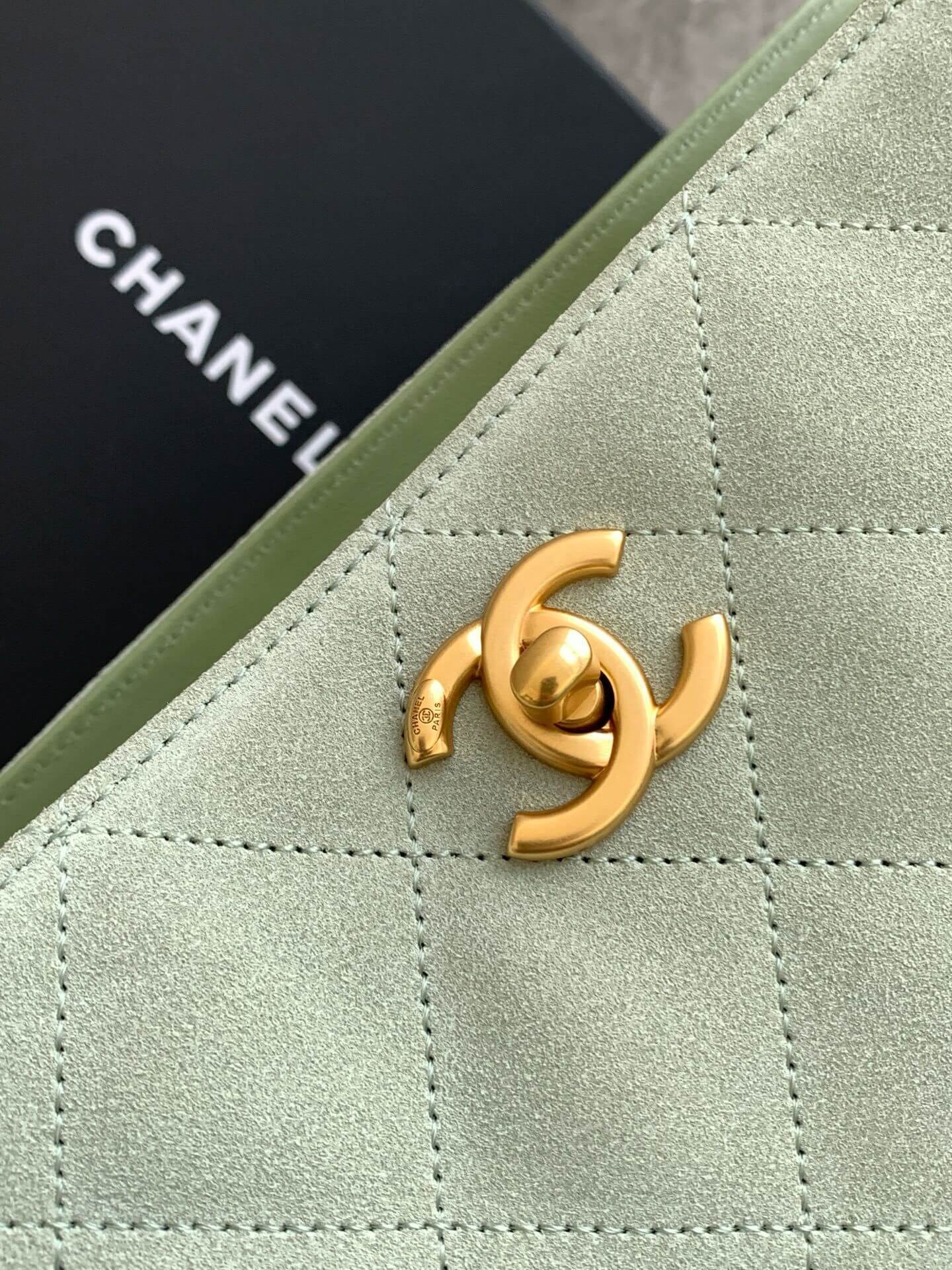 Chanel 25 Hobo Tote Shoulder Handbag Shopping Suede Calfskin Leather - Image 15