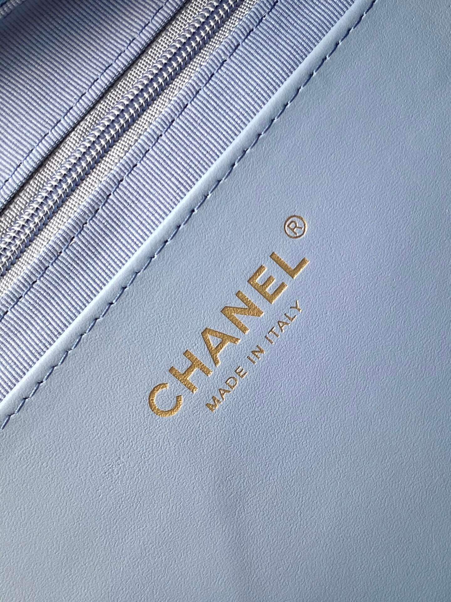 Chanel 25 Hobo Washed Denim with Aged Gold Hardware Small - Medium Shoulder Bag Blue - Image 13