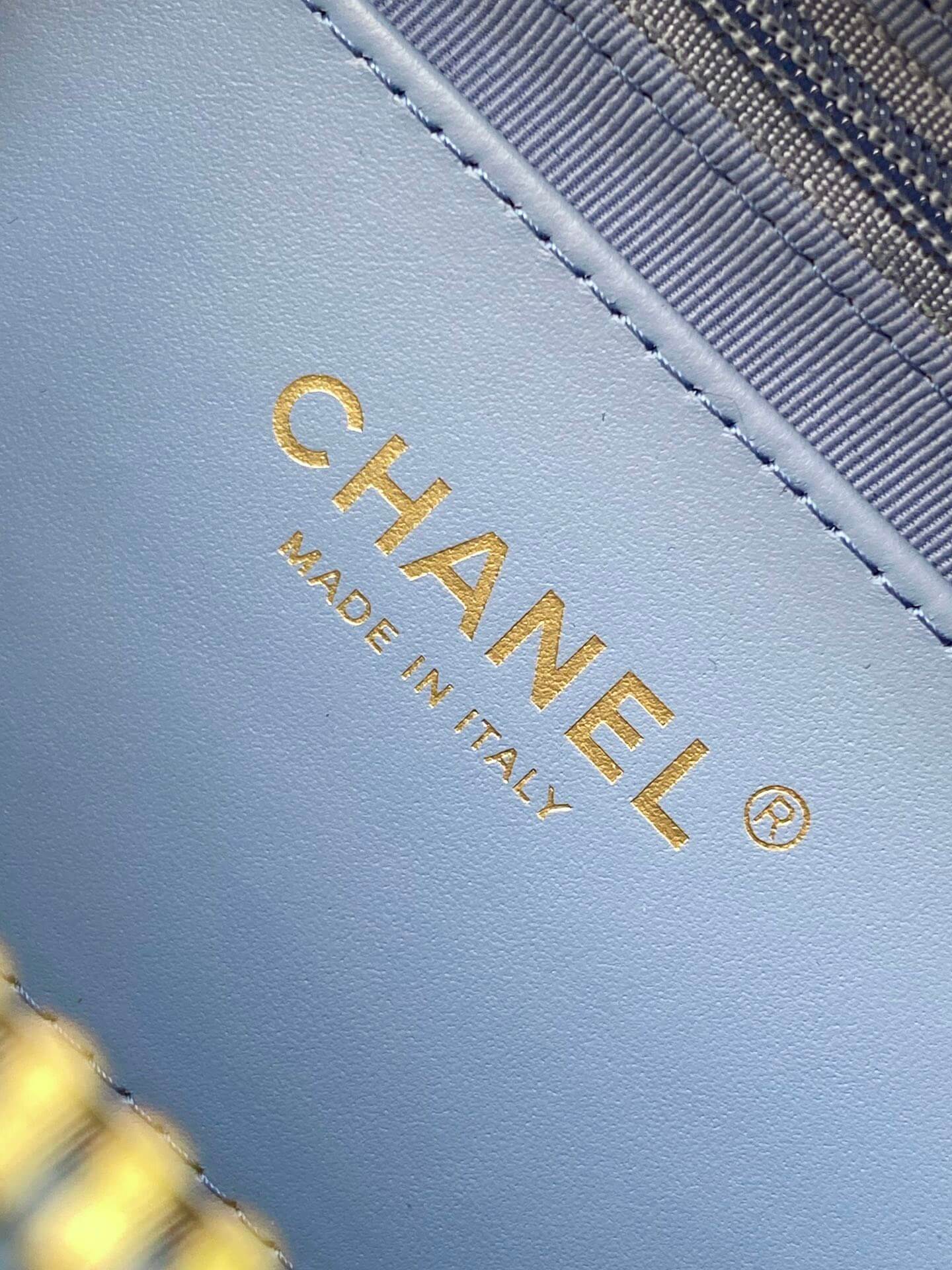 Chanel 25 Hobo Washed Denim with Aged Gold Hardware Small - Medium Shoulder Bag Blue - Image 4
