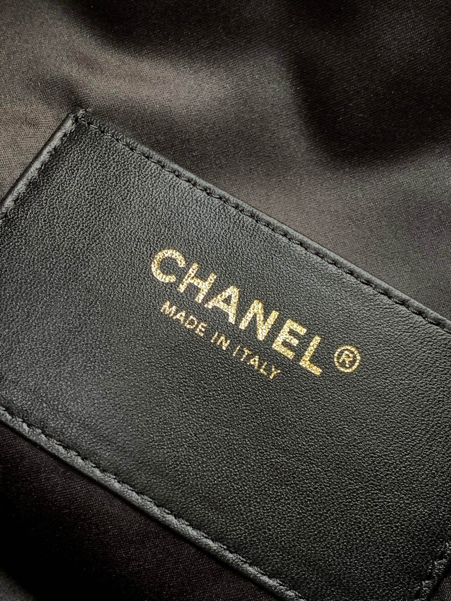 Chanel 25 Hobo Tweed Sequined Aged Gold-tone Metal Hardware Shoulder Bag - Image 13