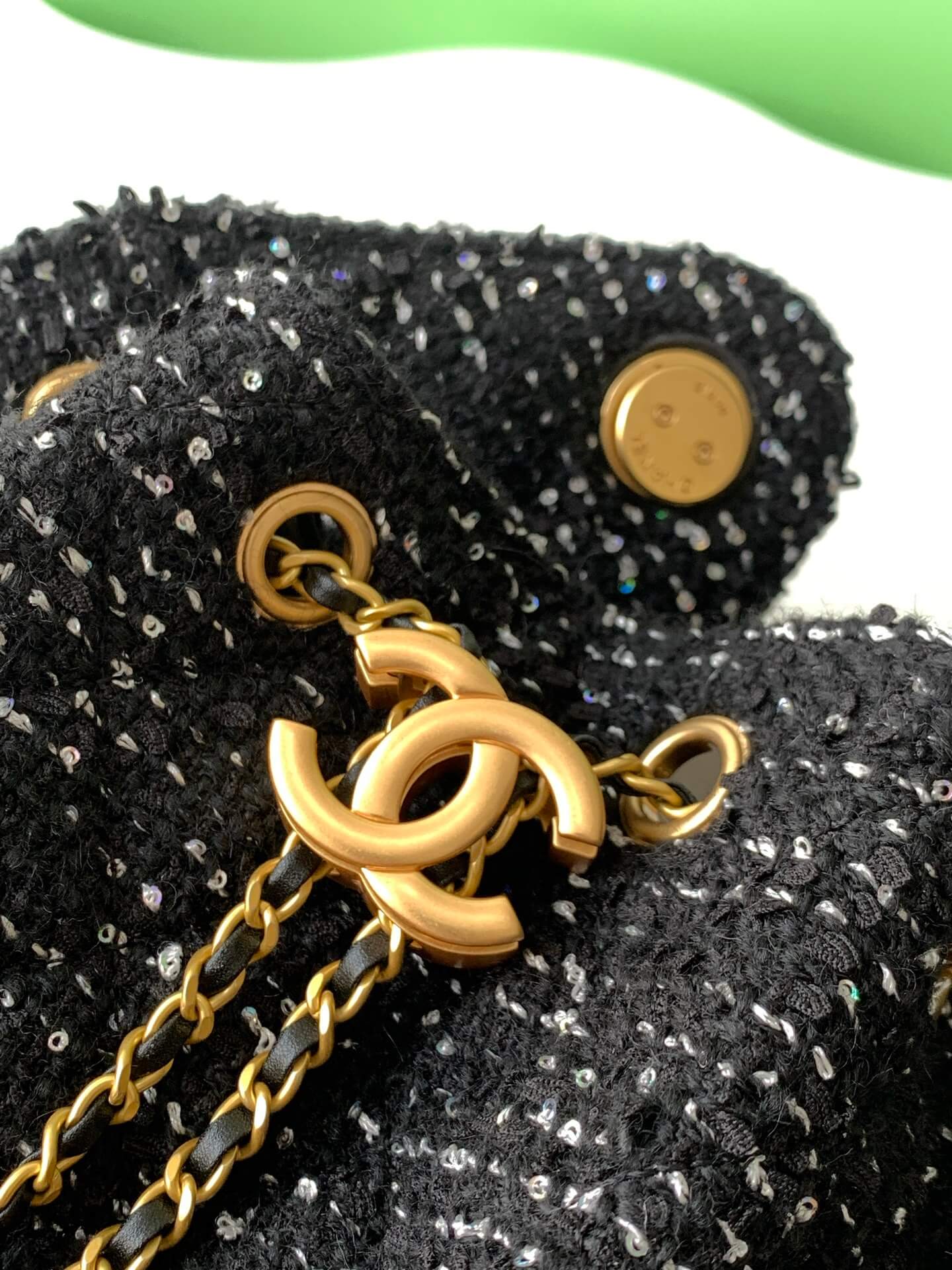 Chanel 25 Hobo Tweed Sequined Aged Gold-tone Metal Hardware Shoulder Bag - Image 14