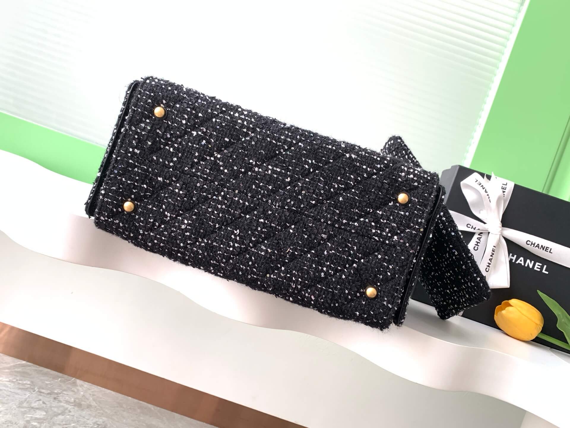 Chanel 25 Hobo Tweed Sequined Aged Gold-tone Metal Hardware Shoulder Bag - Image 18