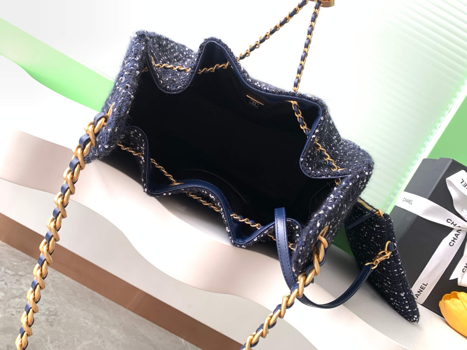 Chanel 25 Hobo Tweed Sequined Aged Gold-tone Metal Hardware Shoulder Bag - Image 48