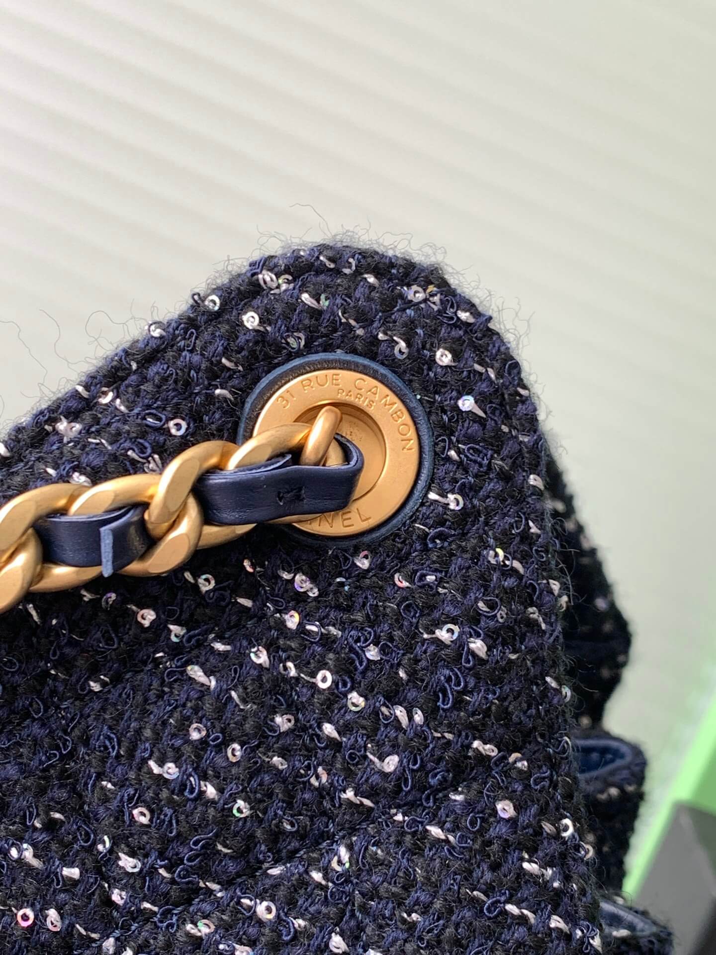 Chanel 25 Hobo Tweed Sequined Aged Gold-tone Metal Hardware Shoulder Bag - Image 52