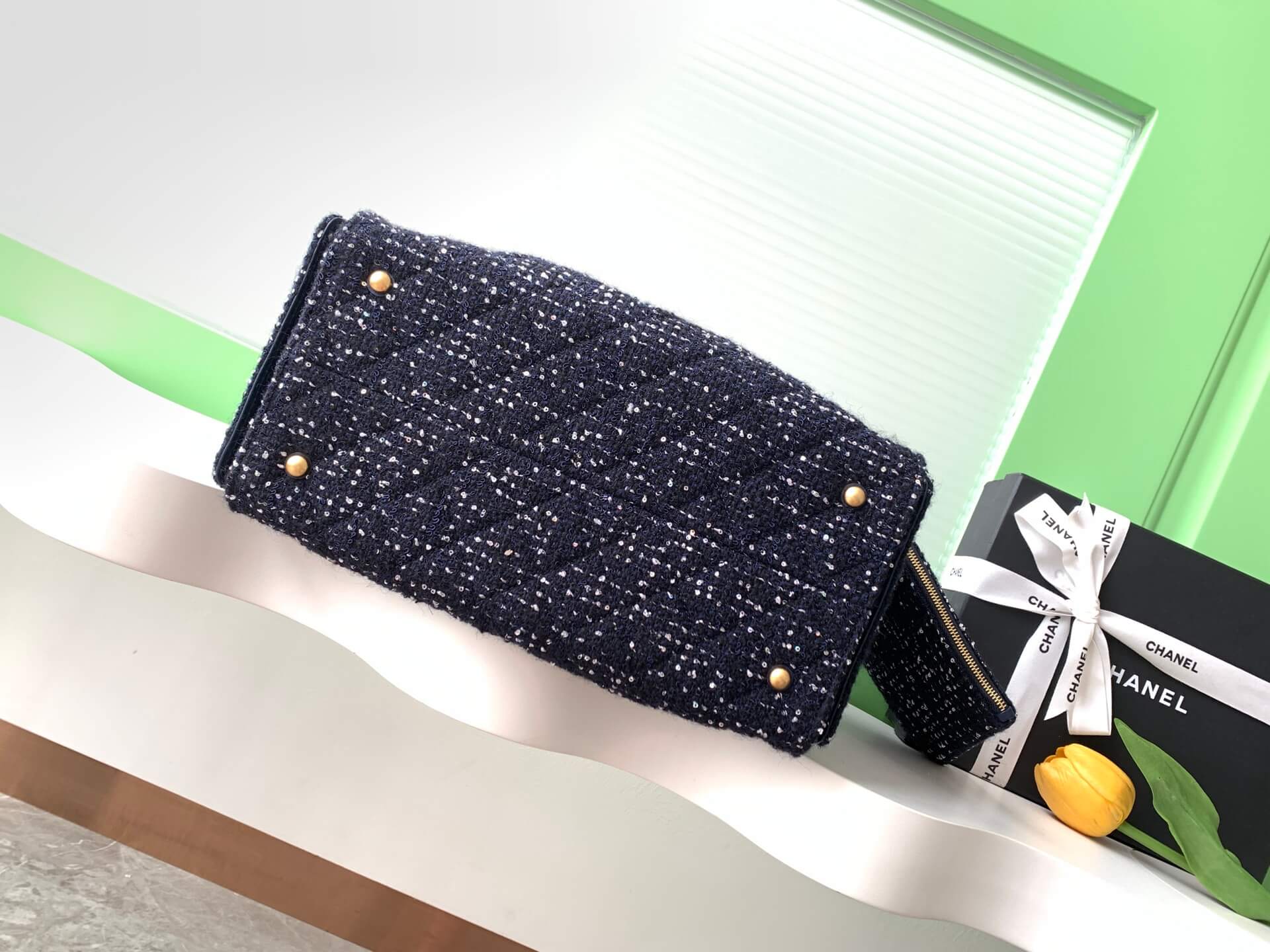 Chanel 25 Hobo Tweed Sequined Aged Gold-tone Metal Hardware Shoulder Bag - Image 54