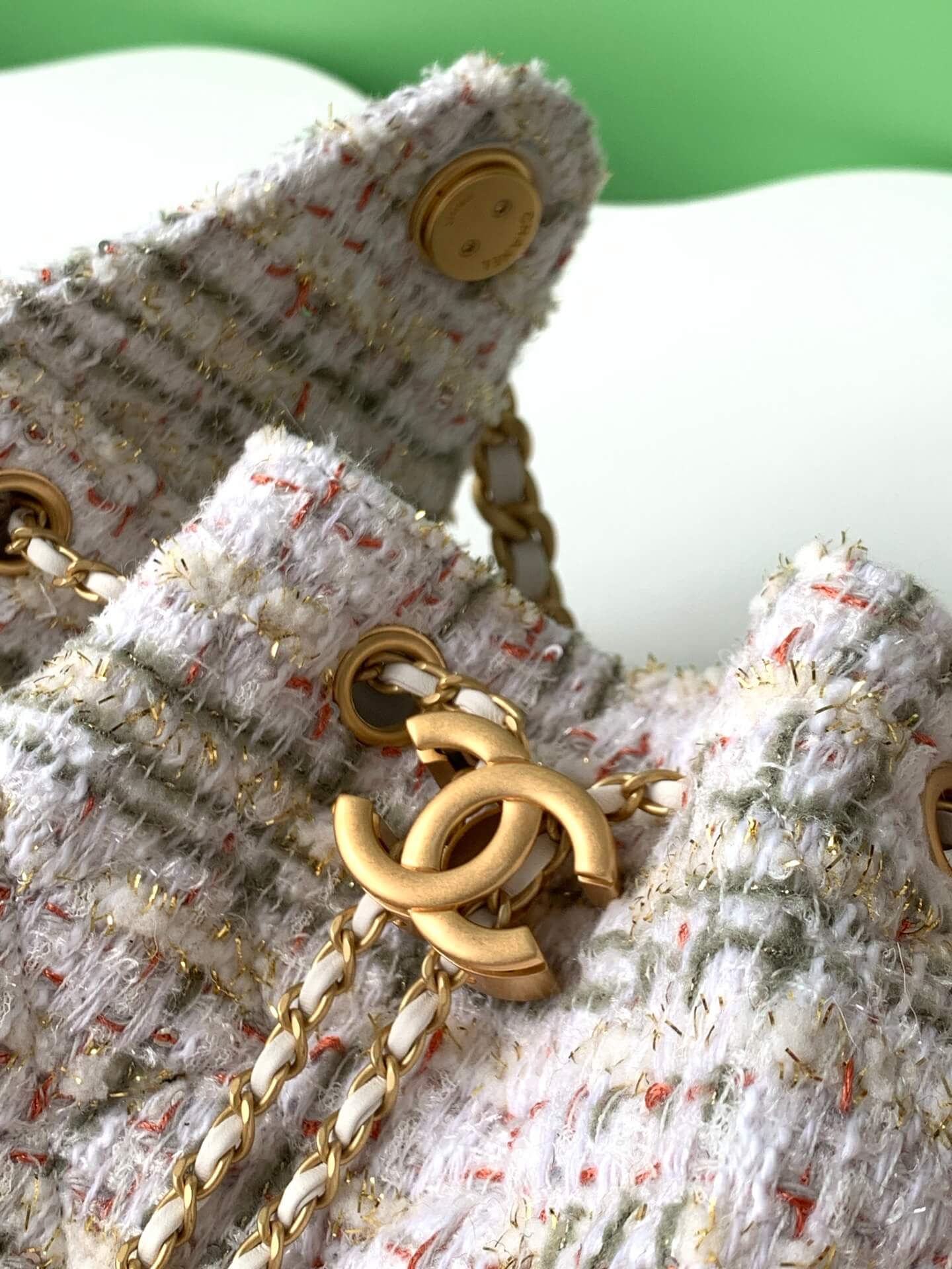 Chanel 25 Hobo Tweed Sequined Aged Gold-tone Metal Hardware Shoulder Bag - Image 32