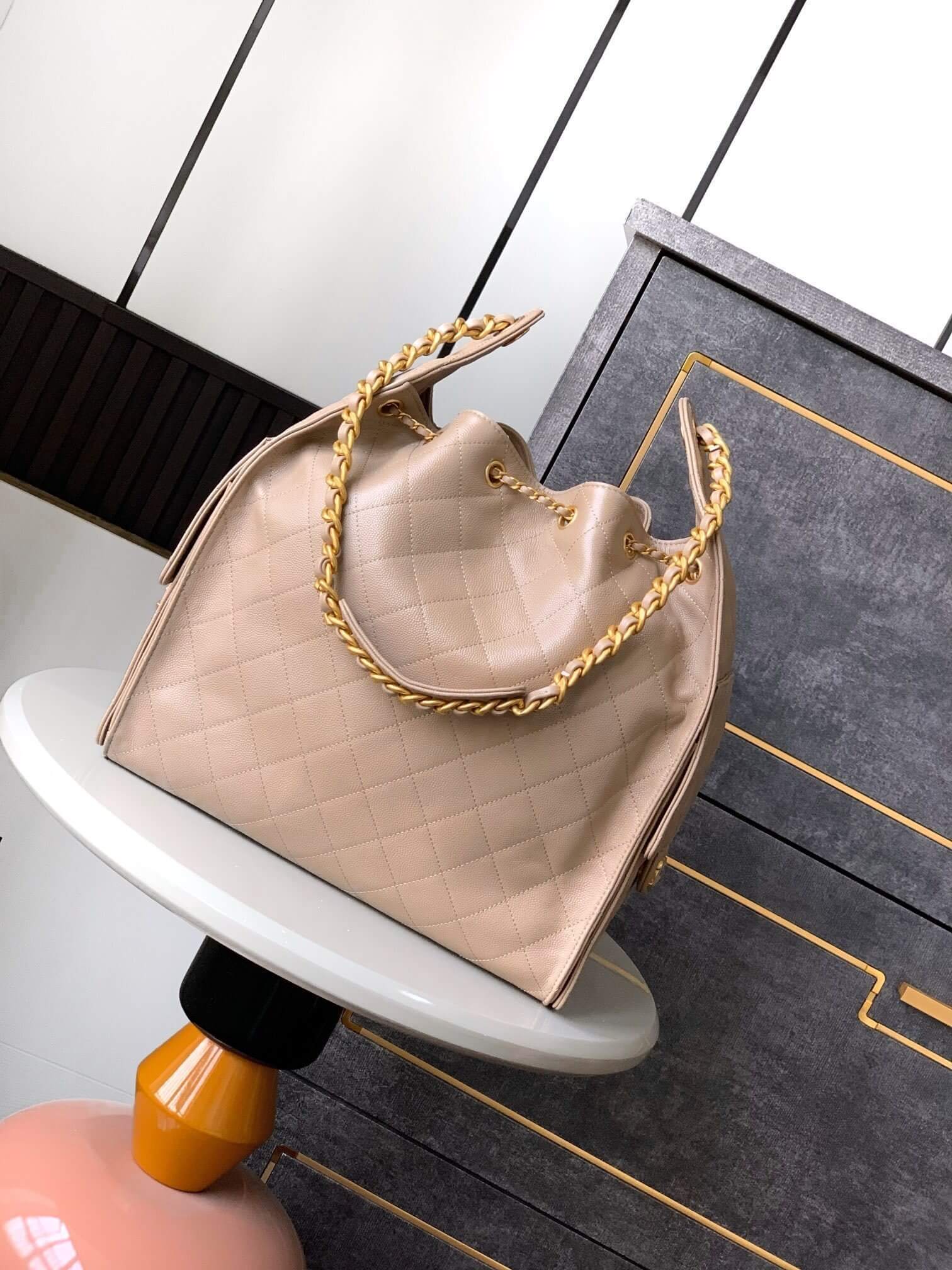 Chanel 25 Small - Medium Shoulder Handbag Grained Calfskin & Gold-Tone Metal - Image 117