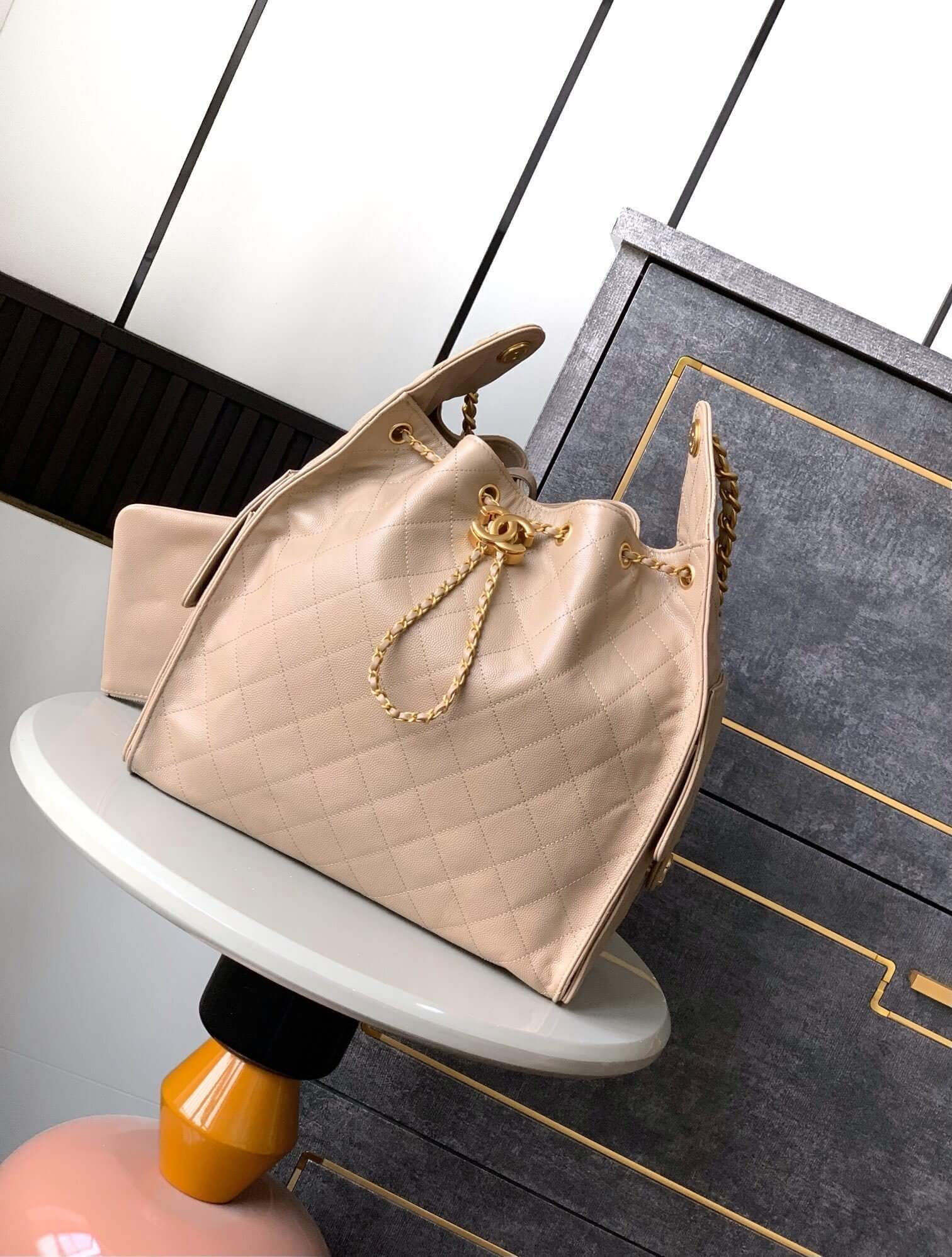 Chanel 25 Small - Medium Shoulder Handbag Grained Calfskin & Gold-Tone Metal - Image 116