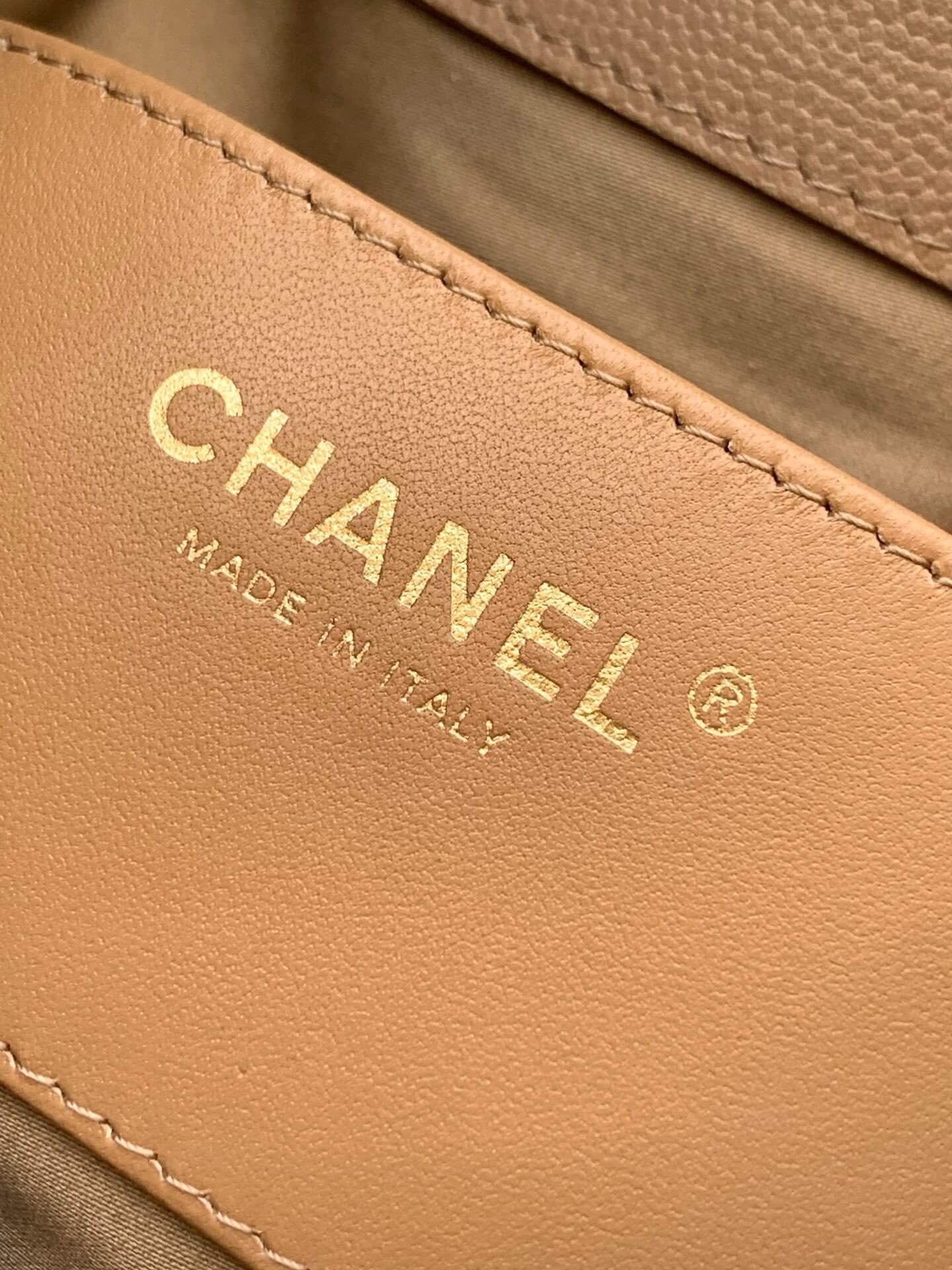 Chanel 25 Small - Medium Shoulder Handbag Grained Calfskin & Gold-Tone Metal - Image 119