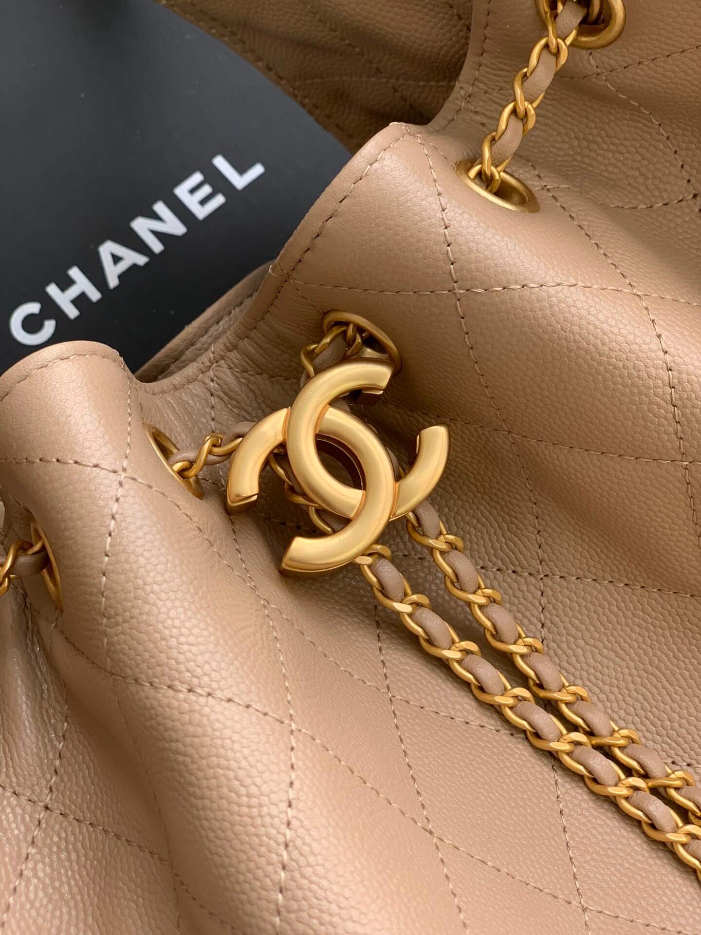 Chanel 25 Small - Medium Shoulder Handbag Grained Calfskin & Gold-Tone Metal - Image 120